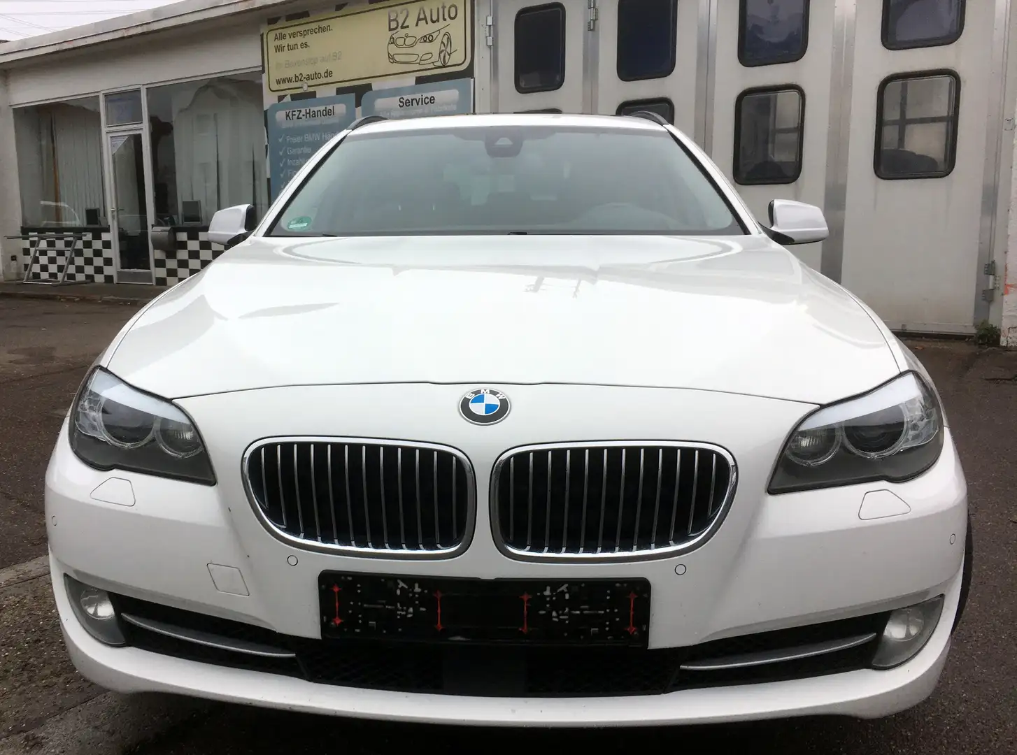 BMW 525 dXA ALLRAD*SPORT*HEAD UP*STHZ*PANO*KAMERA*R18* TOP Blanc - 2