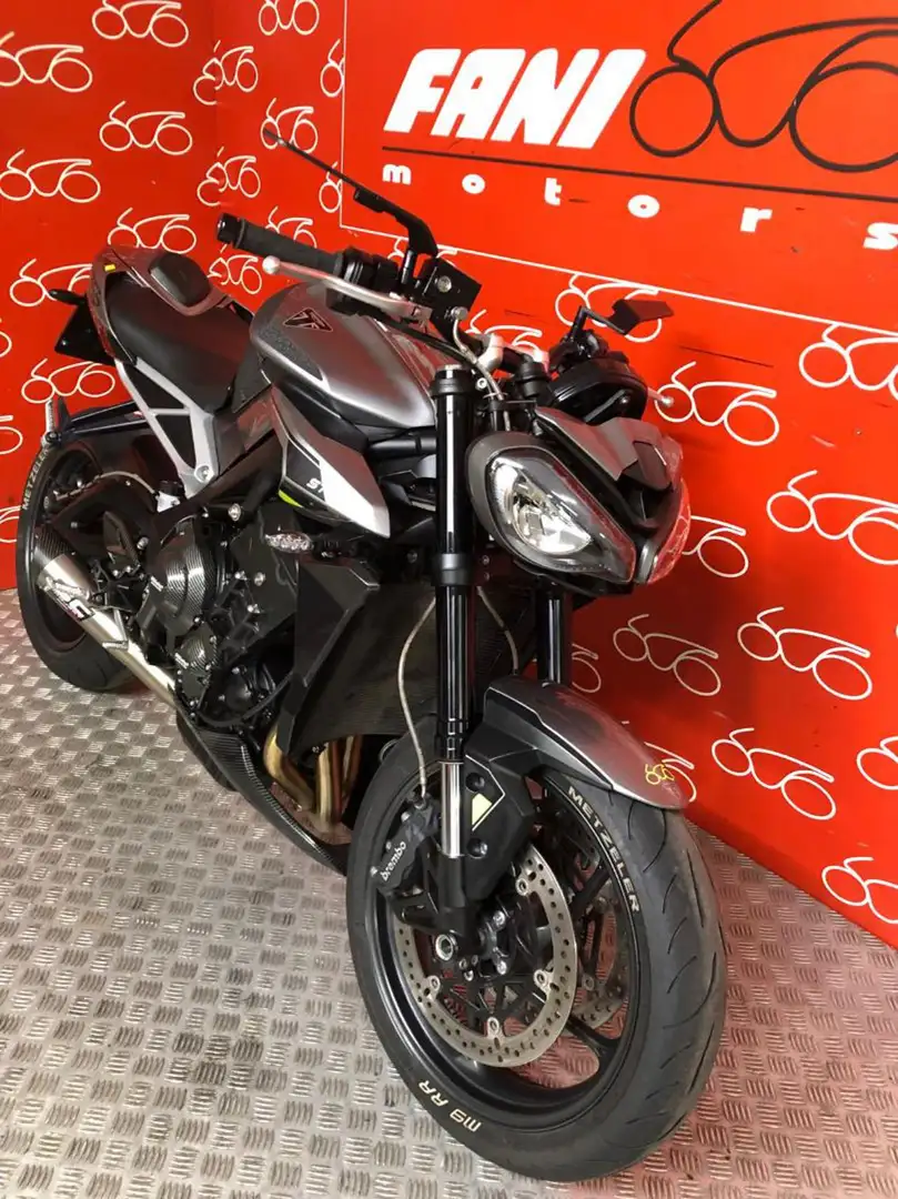 Triumph Street Triple 765 R Šedá - 2