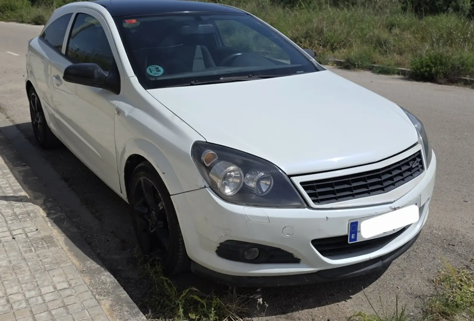 Opel Astra GTC 1.6 16v Enjoy Blanco - 2