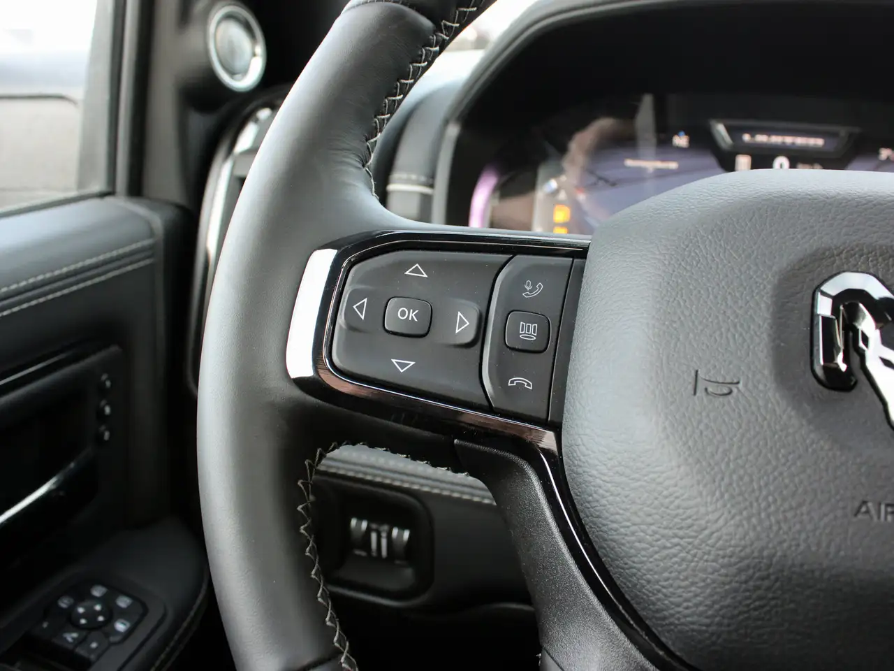 RAM 3500 снимка RAM 3500
