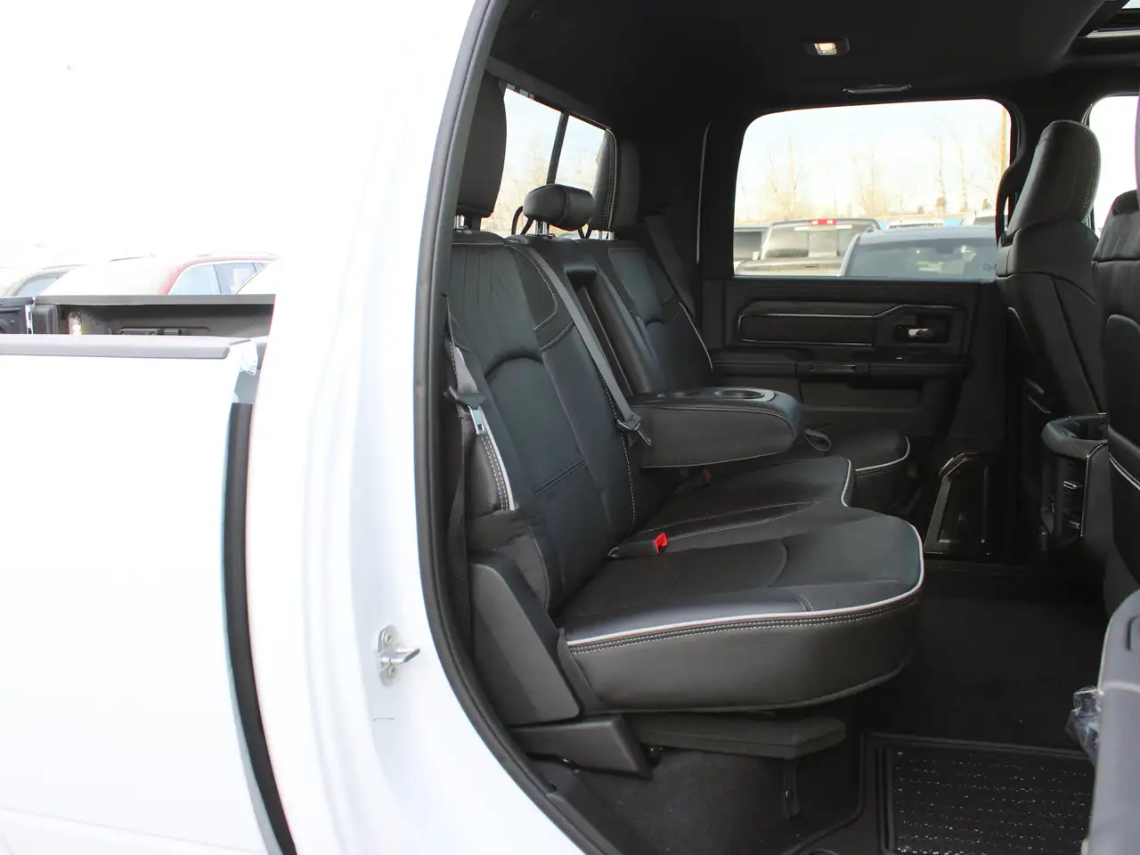 RAM 3500 снимка RAM 3500