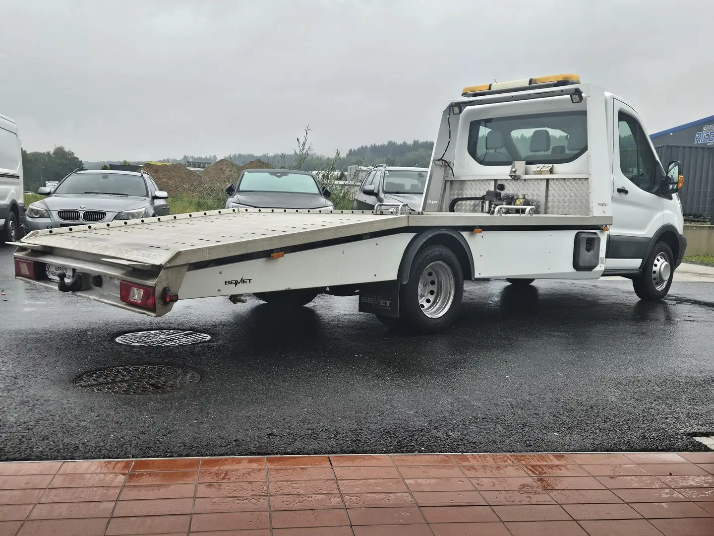 Ford Transit Abschleppwagen Weiß - 2