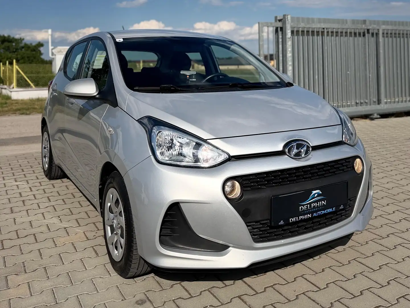 Hyundai i10 Classic Silber - 1