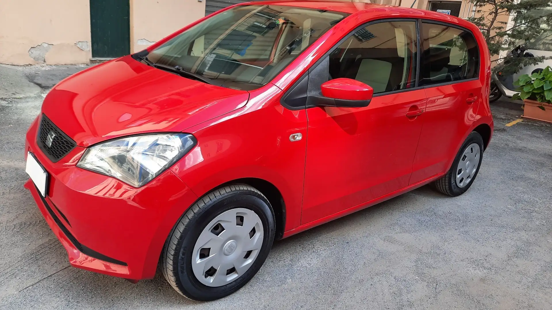 SEAT Mii 5p 1.0 Style 60cv asg Rojo - 2