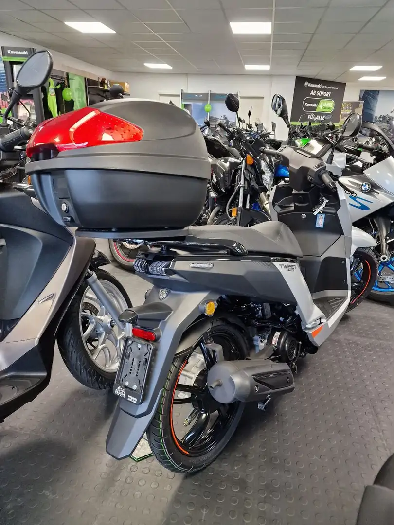 Peugeot Tweet 50 Touring Plateado - 2