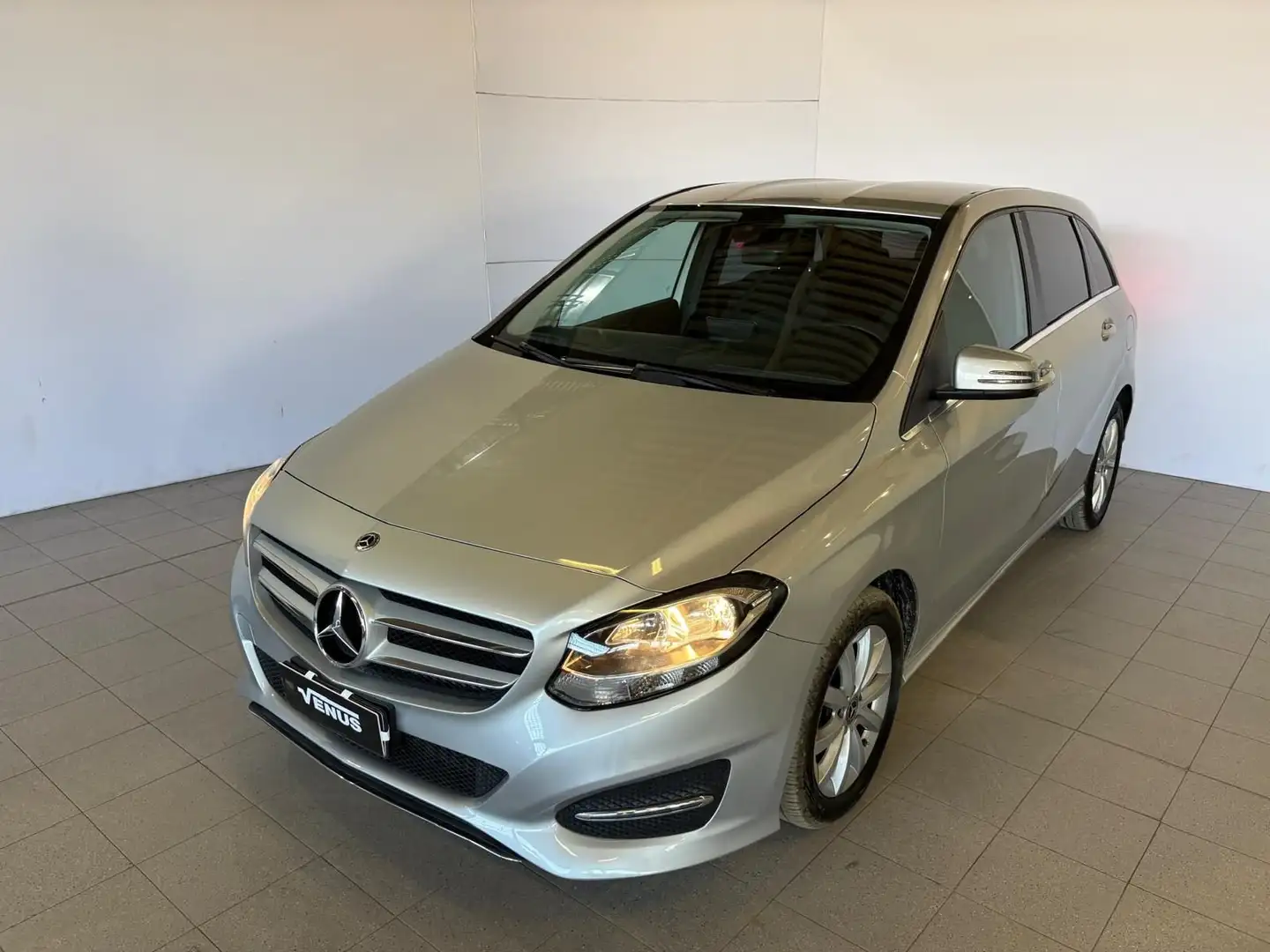 Mercedes-Benz B 180 B 180 d Business Argento - 2