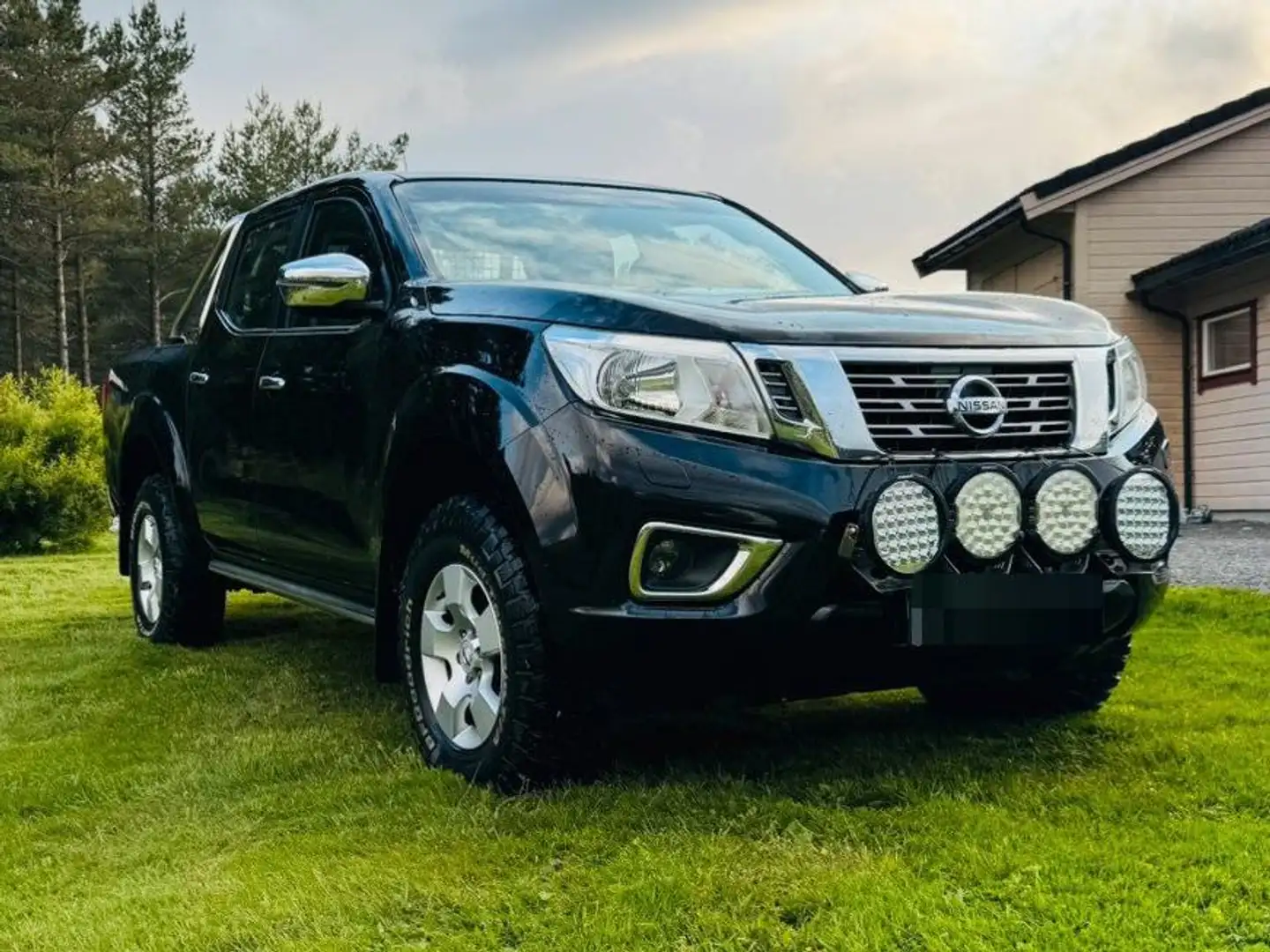 Nissan Navara Navara DC 4WD Noir - 1