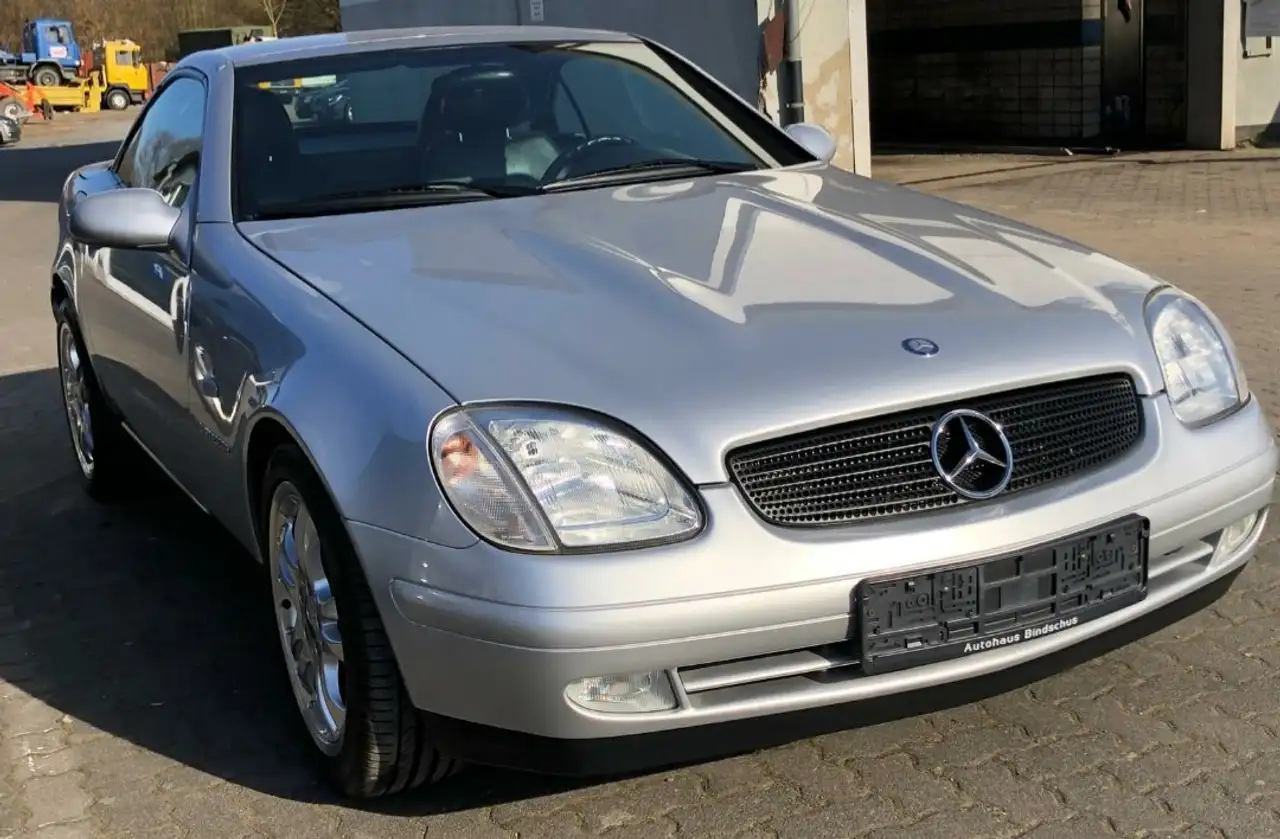 Mercedes-Benz SLK 230