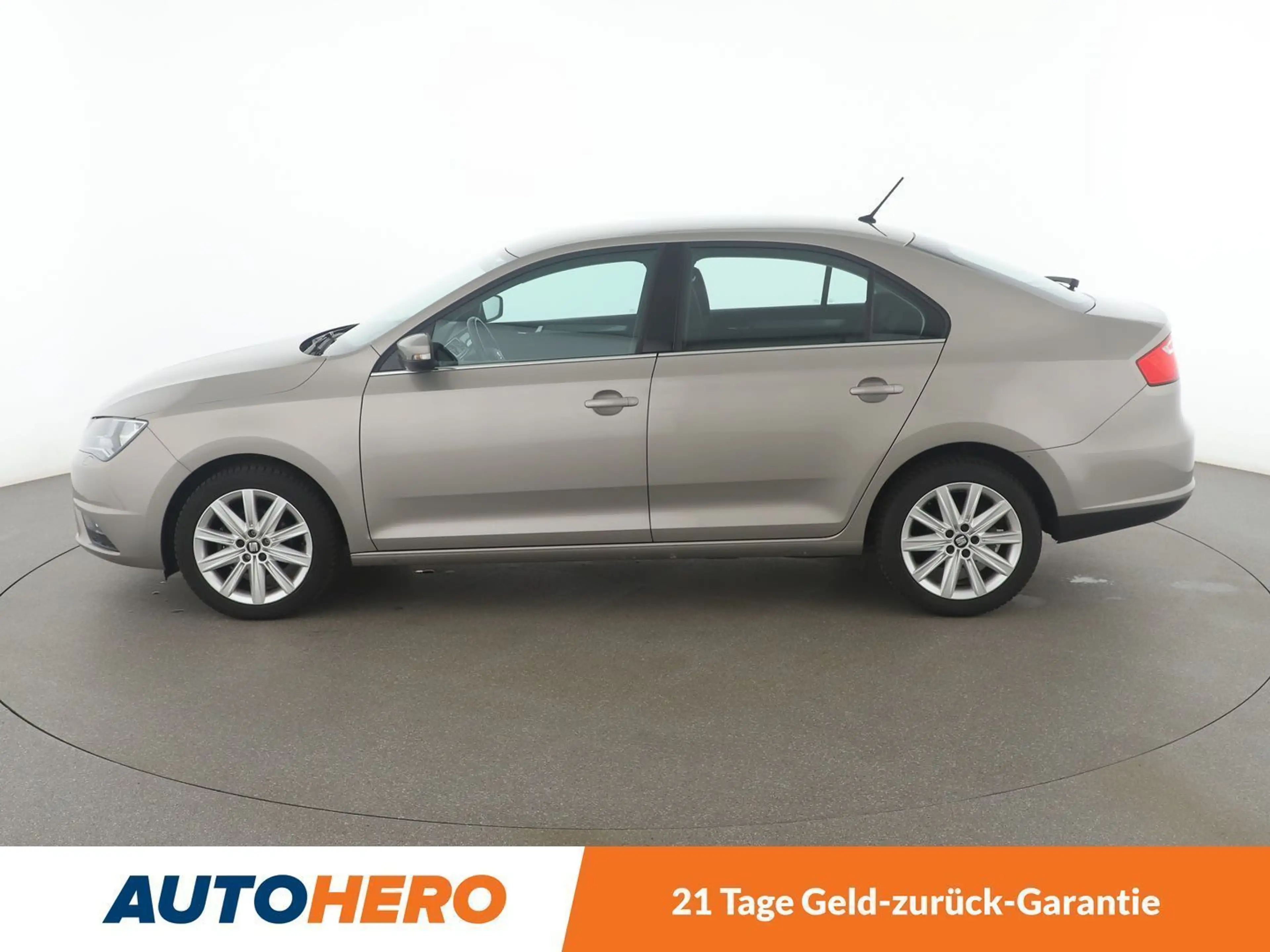 SEAT Toledo 1.0 TSI Style*TEMPO*PDC*SHZ*AHK*ALU*KLIMA* — photo 3