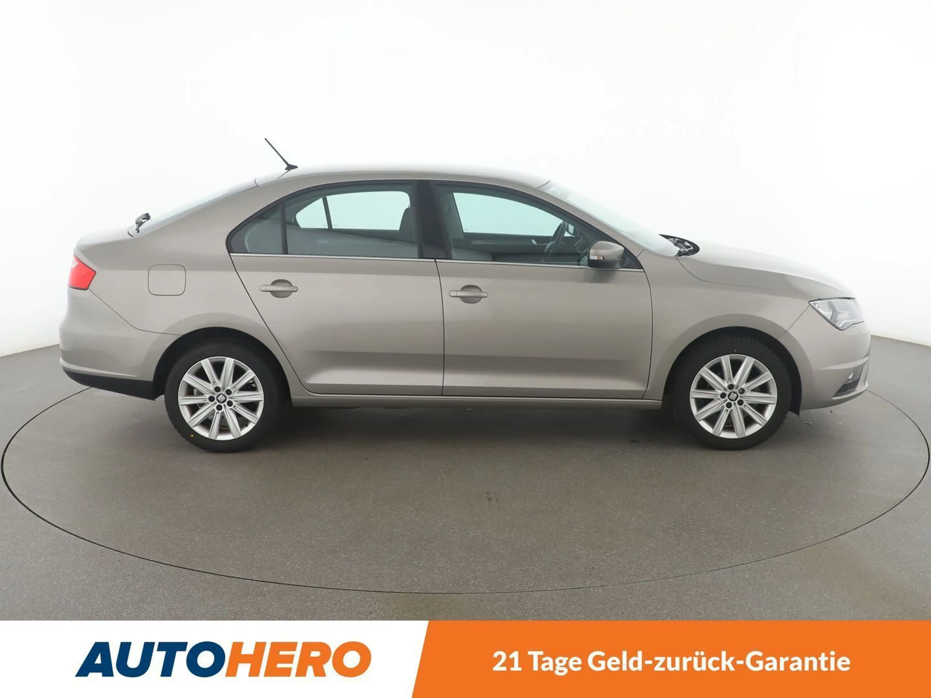 SEAT Toledo 1.0 TSI Style*TEMPO*PDC*SHZ*AHK*ALU*KLIMA* — photo 7