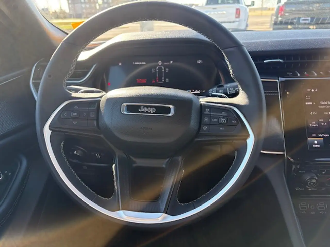 Jeep Grand Cherokee снимка Jeep Grand Cherokee
