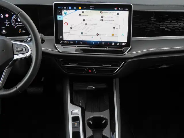 Volkswagen Passat view 13