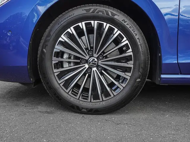 Volkswagen Passat view 7