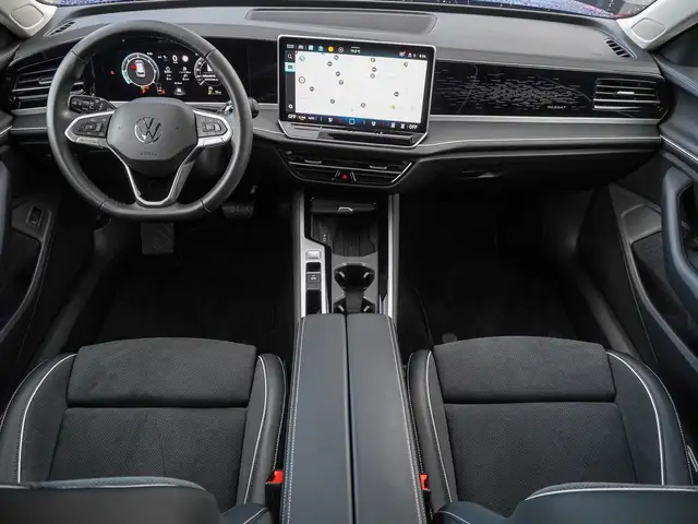 Volkswagen Passat view 11