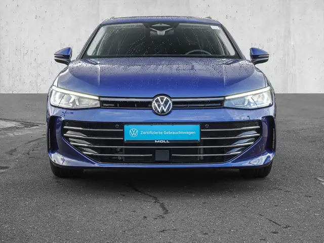 Volkswagen Passat view 3