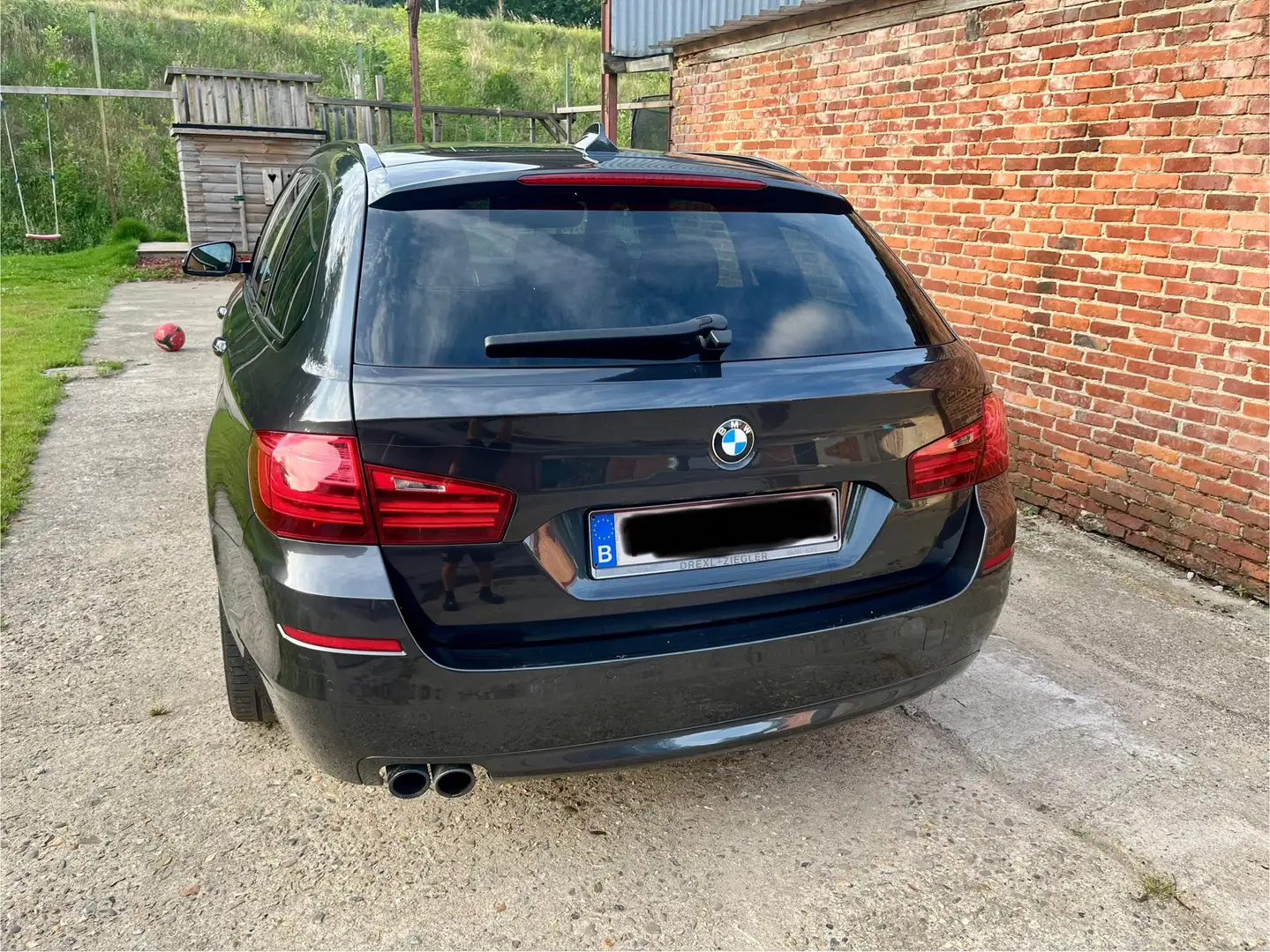 BMW 530 530d xDrive Touring Aut. Luxury Line Zwart - 2