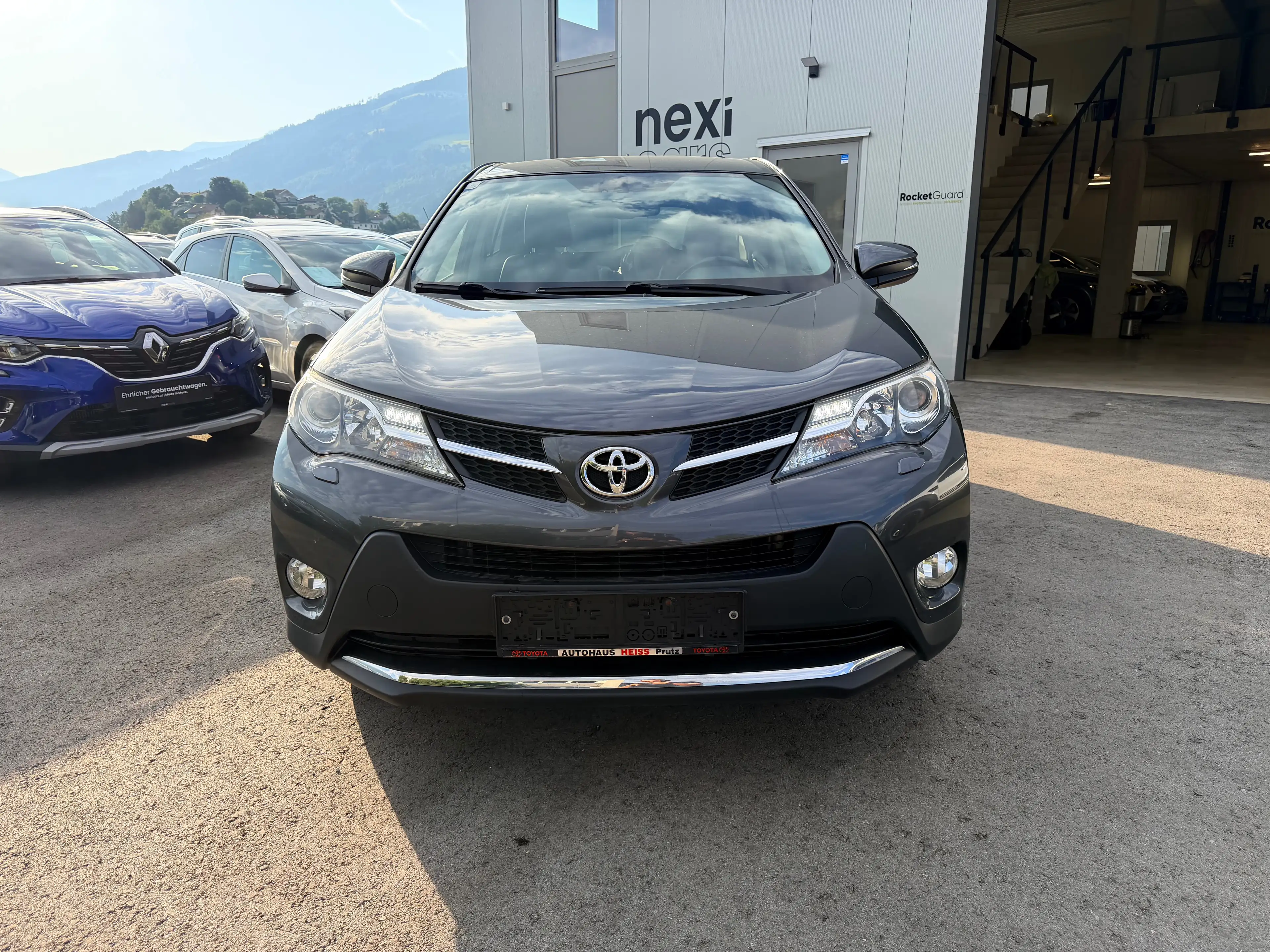 Toyota RAV 4 Life — photo 2
