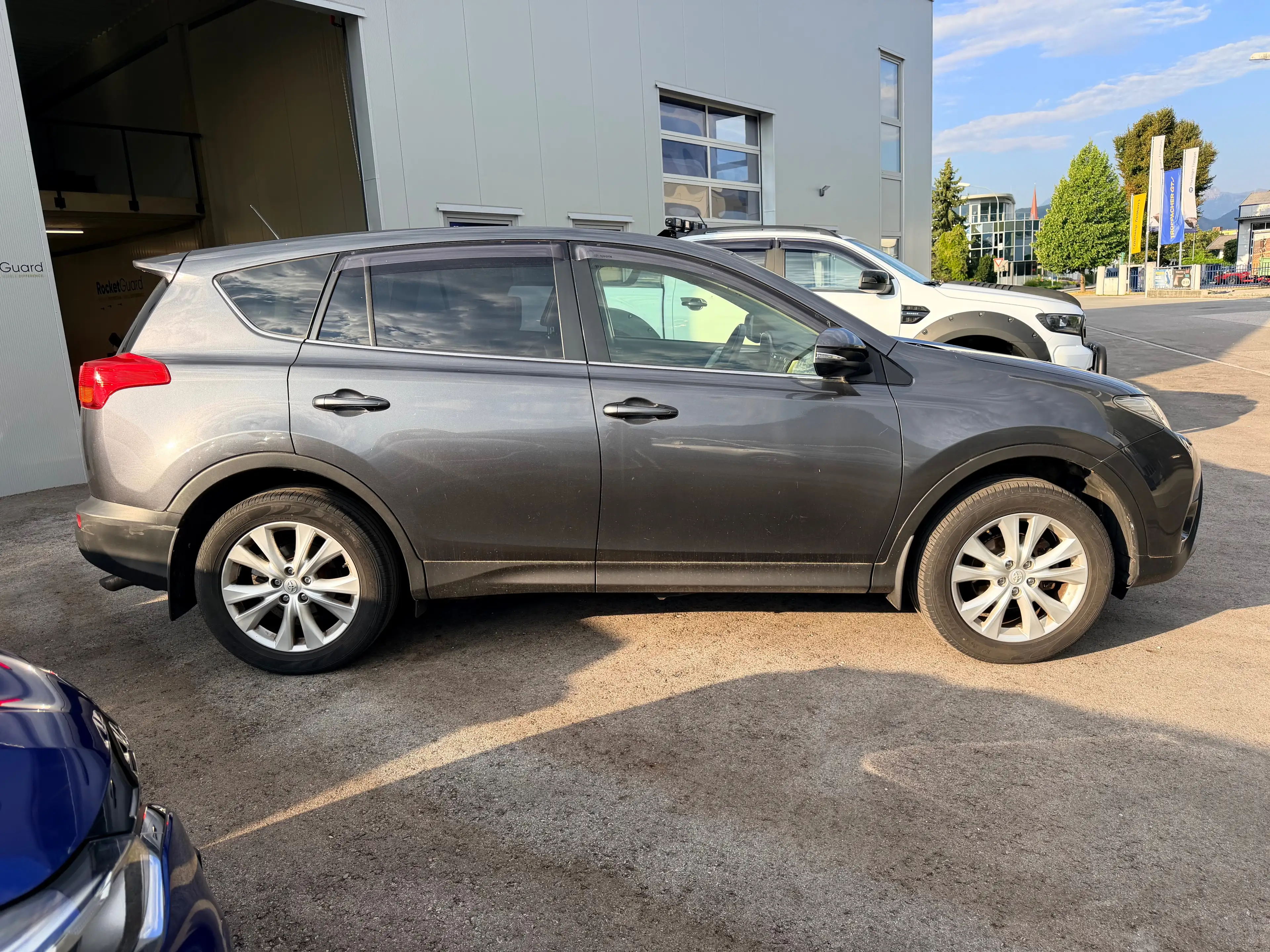 Toyota RAV 4 Life — photo 5