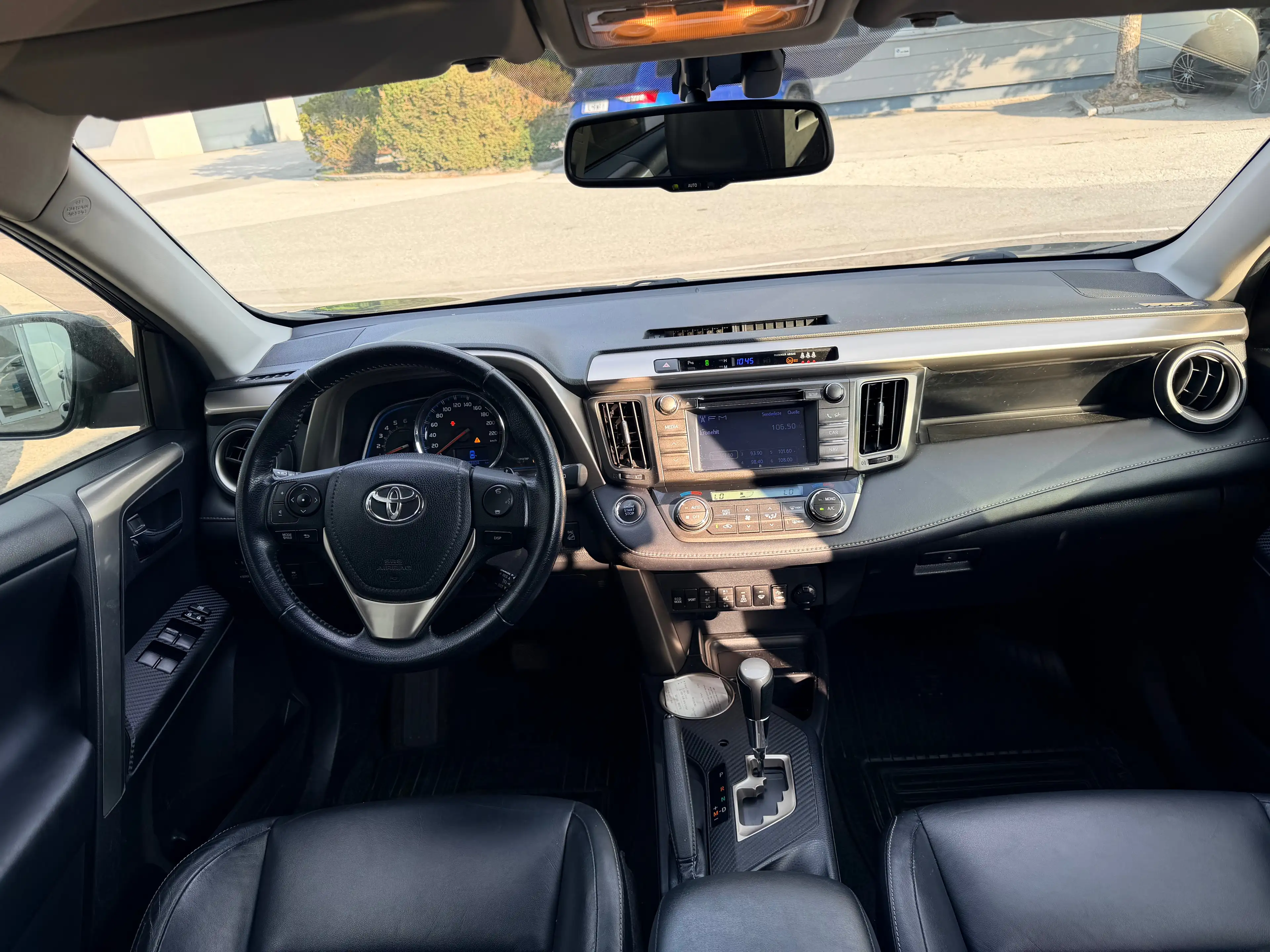 Toyota RAV 4 Life — photo 8