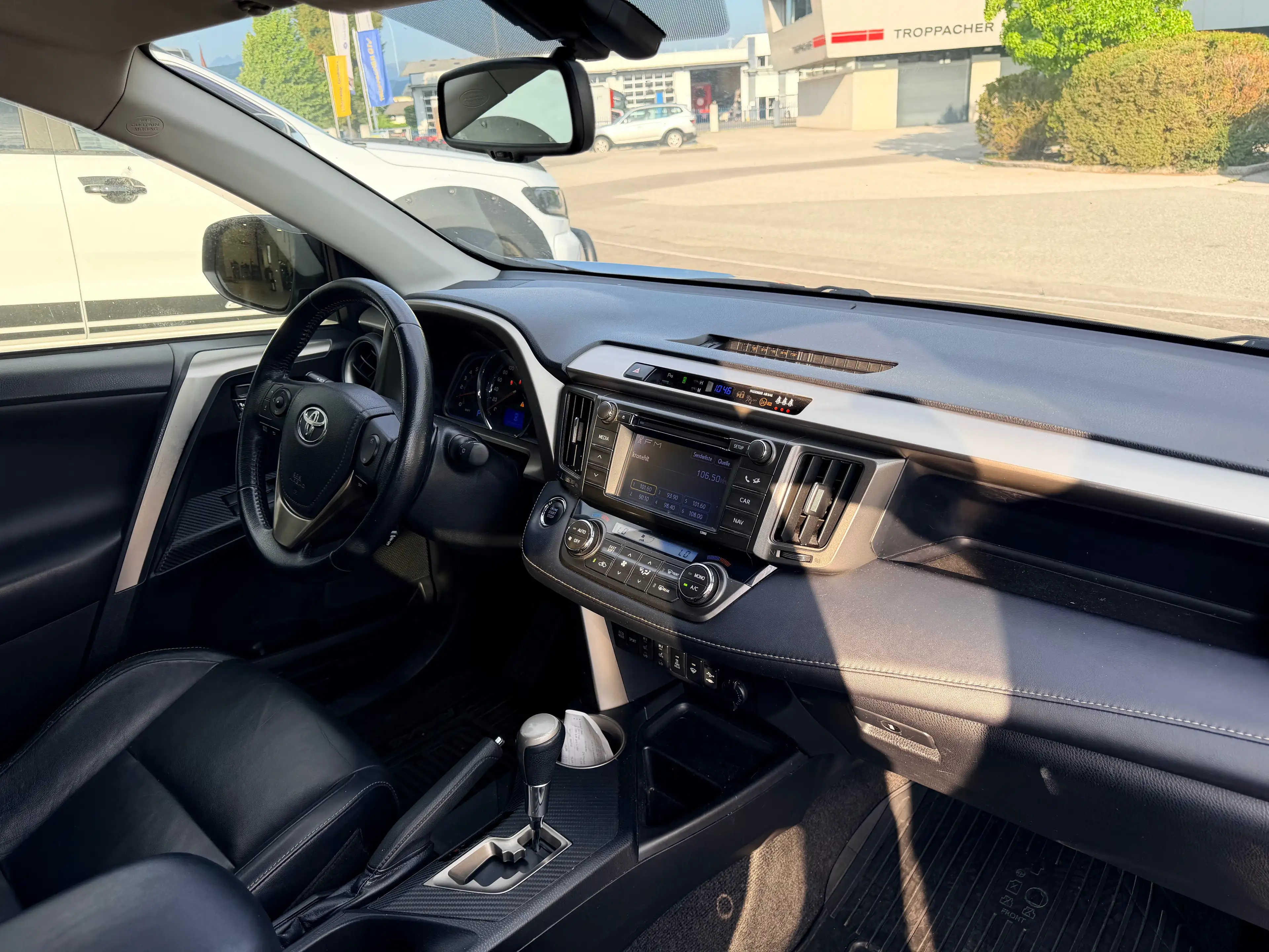 Toyota RAV 4 Life — photo 11
