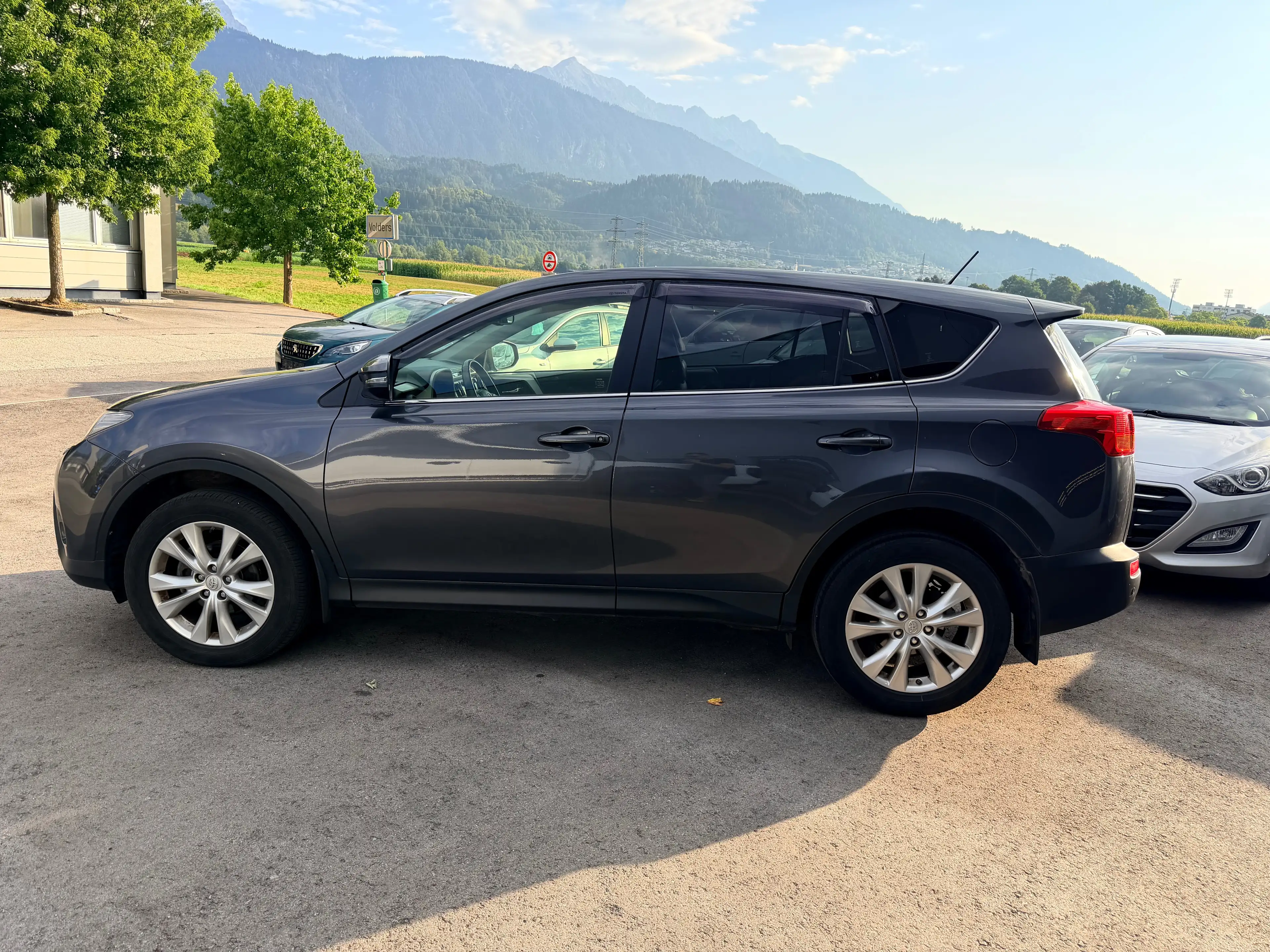 Toyota RAV 4 Life — photo 4