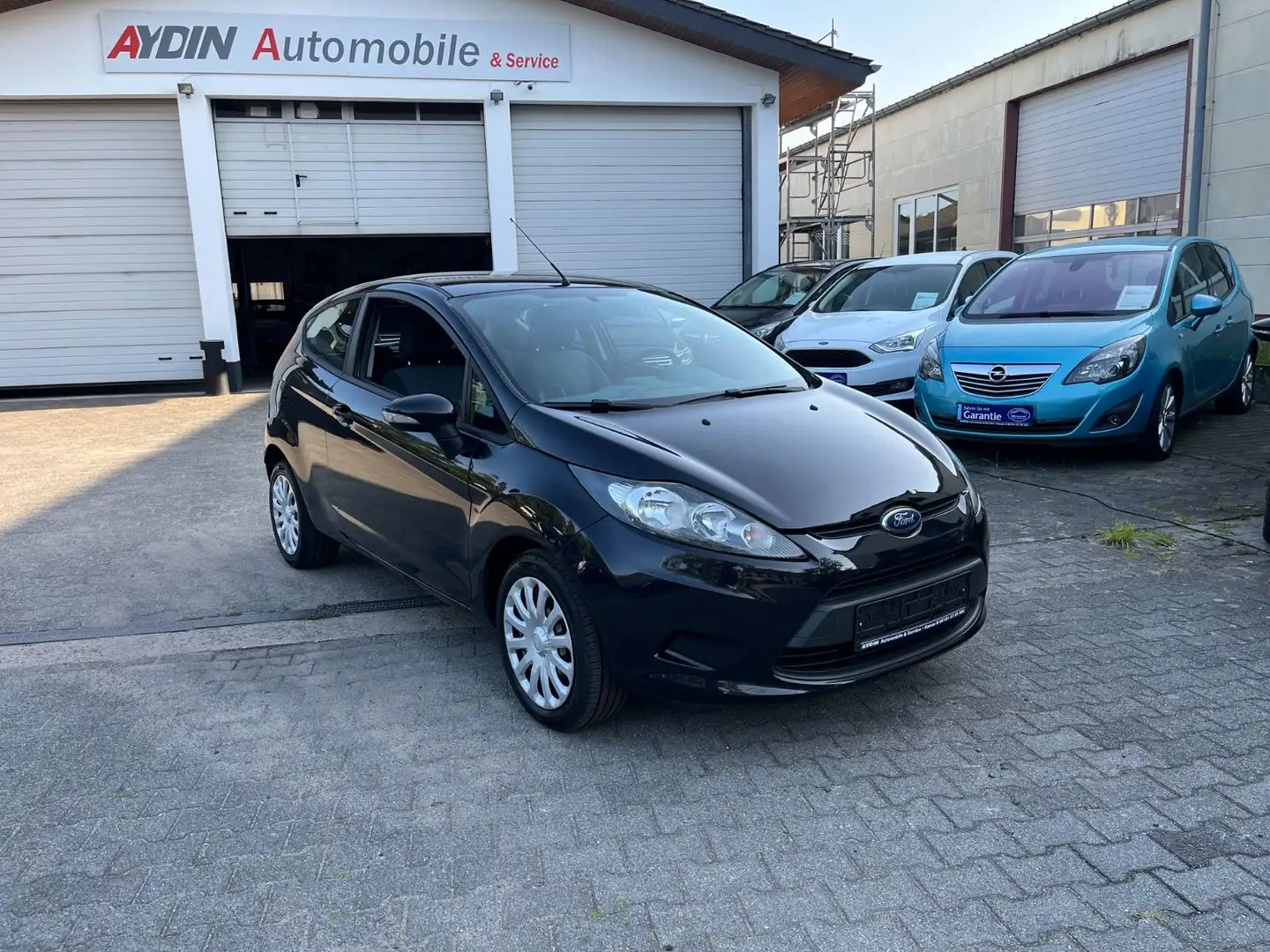 Ford Fiesta .1.HAND-GEPFLEGT-TÜV NEU-KLIMA-PDC- Schwarz - 1