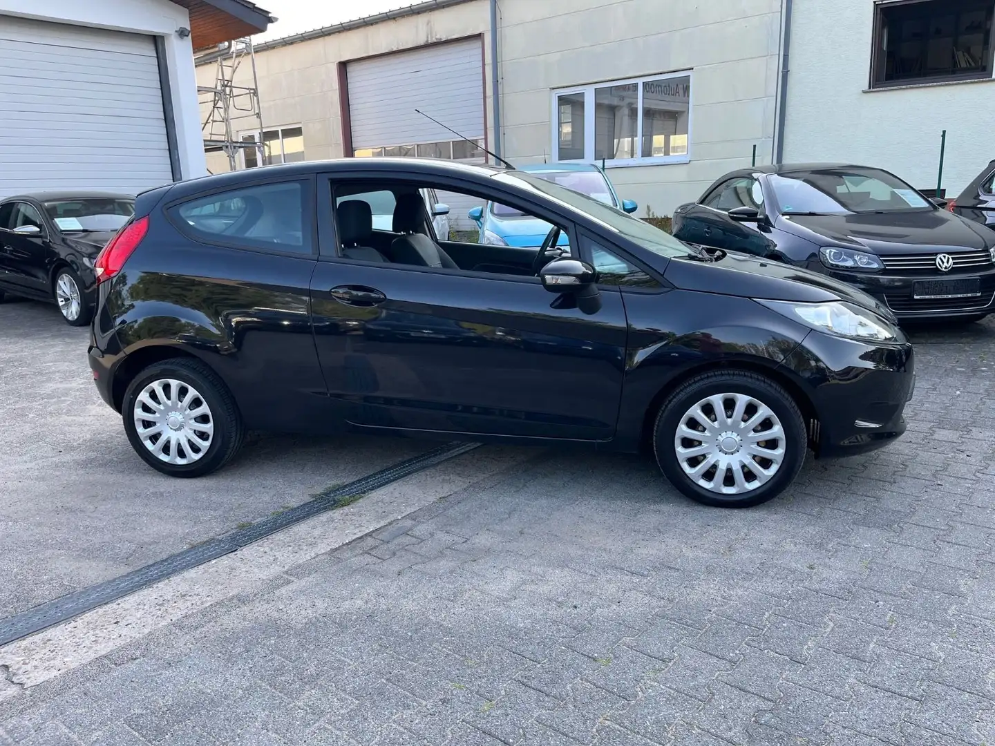 Ford Fiesta .1.HAND-GEPFLEGT-TÜV NEU-KLIMA-PDC- Schwarz - 2