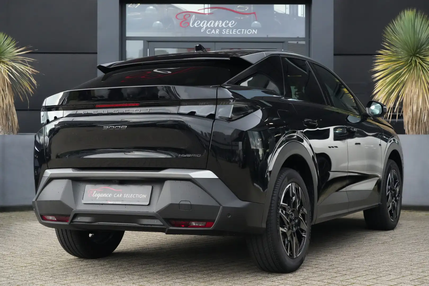 Peugeot 3008 1.2 Hybrid 145 Allure e-DSC6 136pk Navigatie/Stoel Zwart - 2