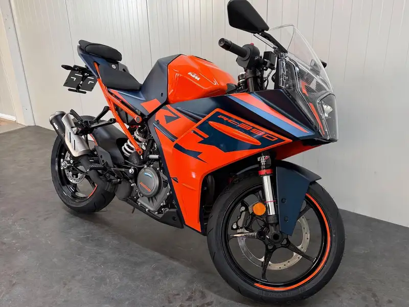 KTM RC 390 - foto 2