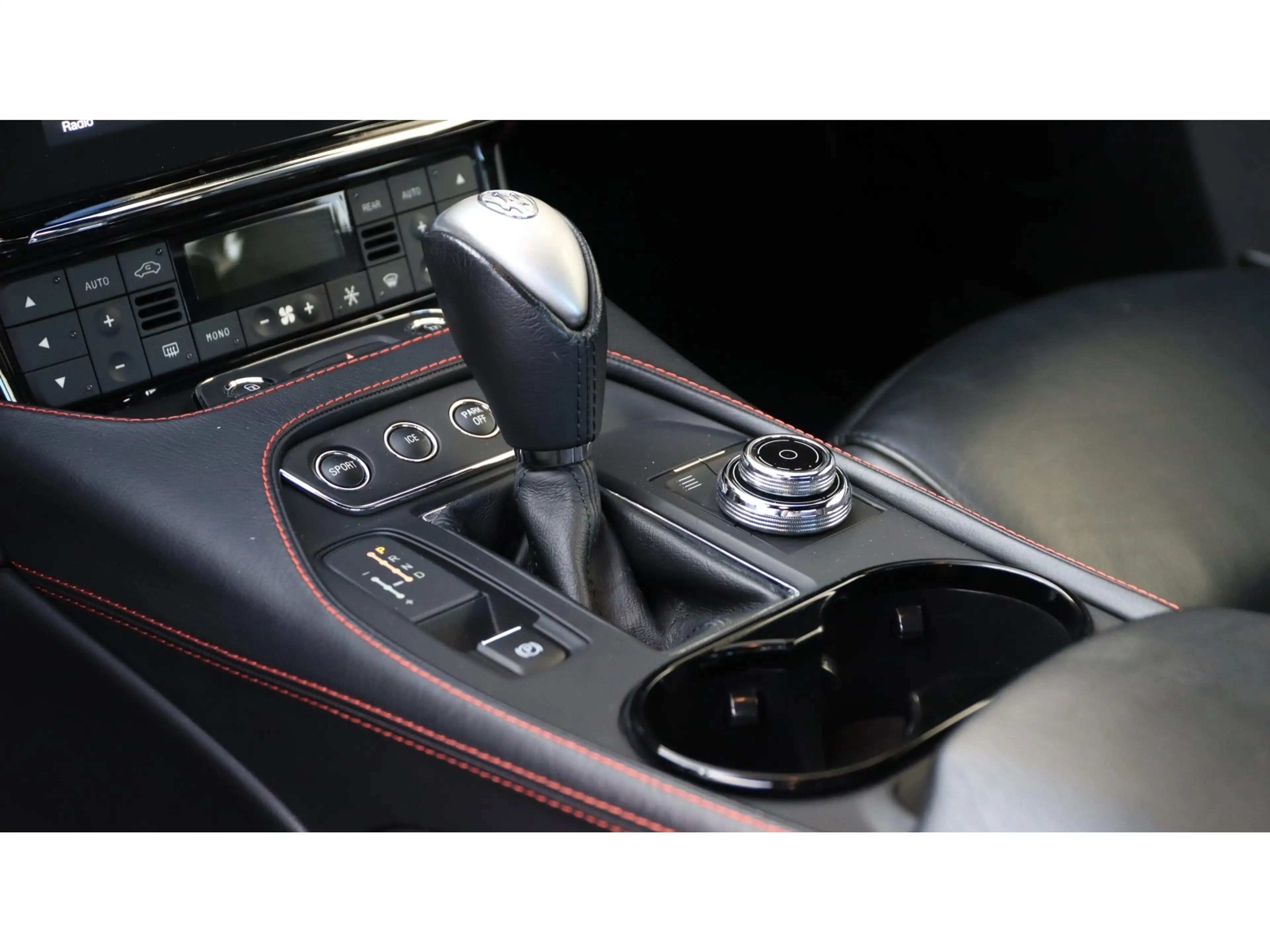 Maserati GranTurismo Sport — photo 11