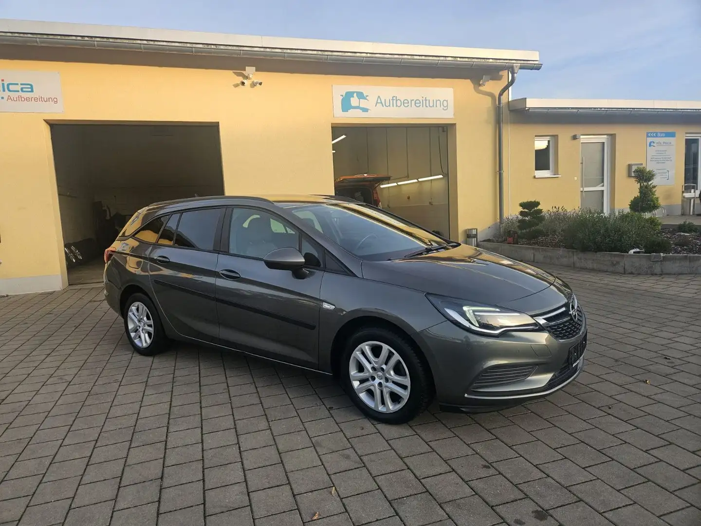 Opel Astra K Sports Tourer Edition*1Hand*Android*Navi Grau - 1