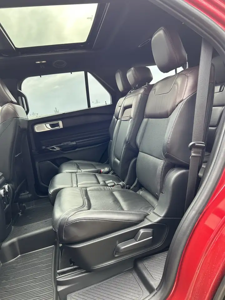 Ford Explorer снимка Ford Explorer