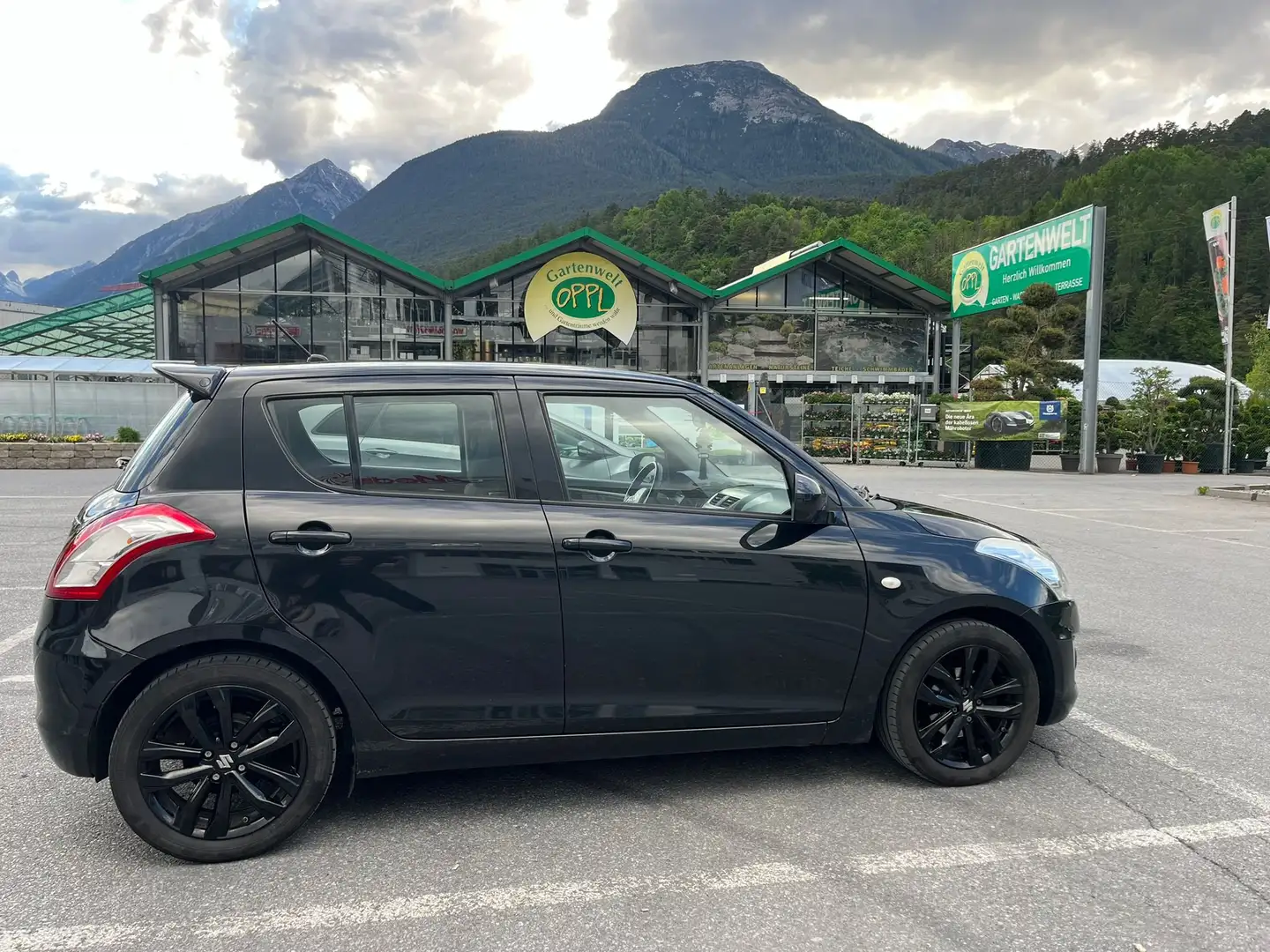 Suzuki Swift 1,2 DualJet Special Edition Schwarz - 1