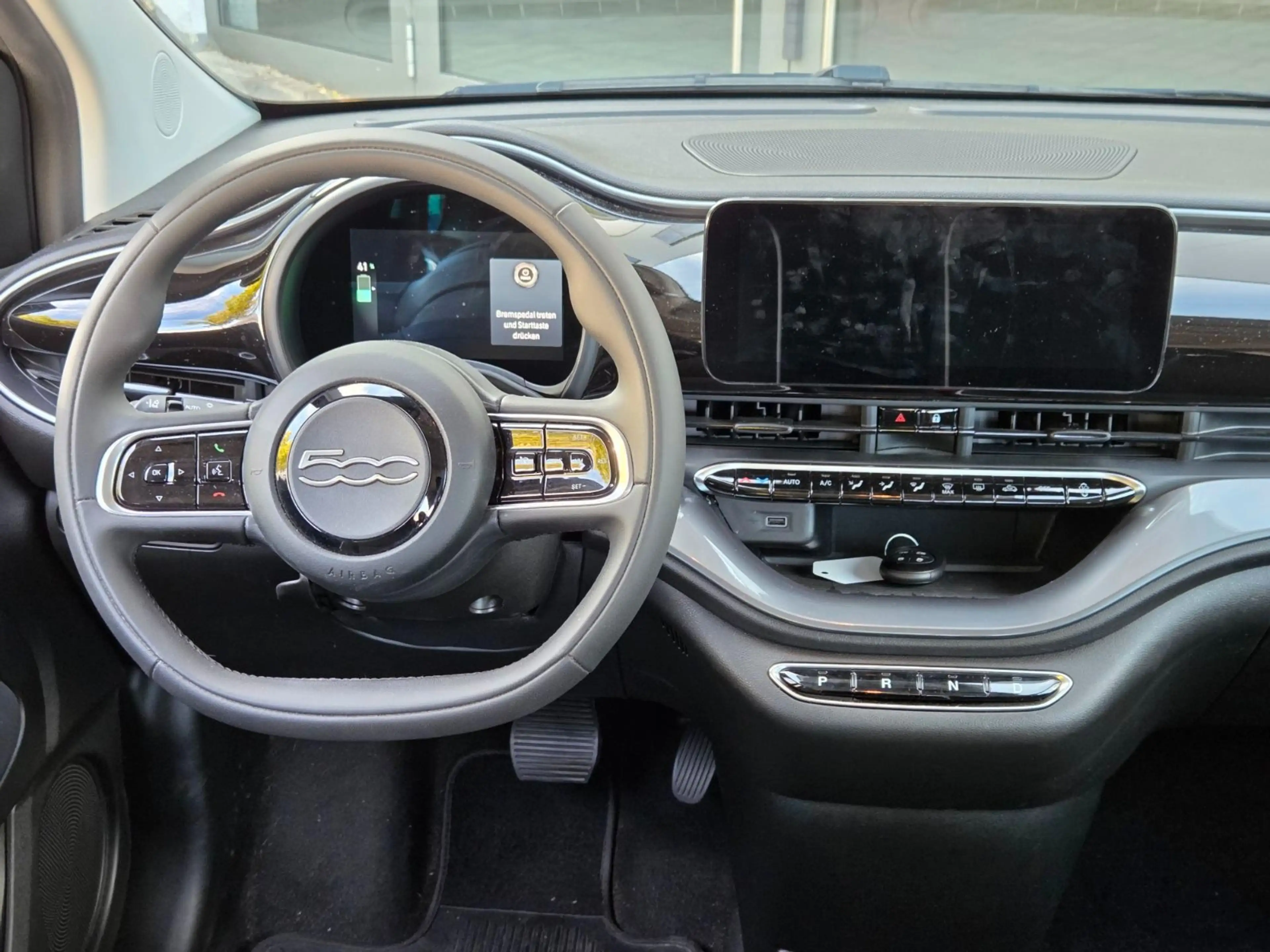 Fiat 500e 3+1 42 kWh *Style-Paket+Wallbox — photo 9