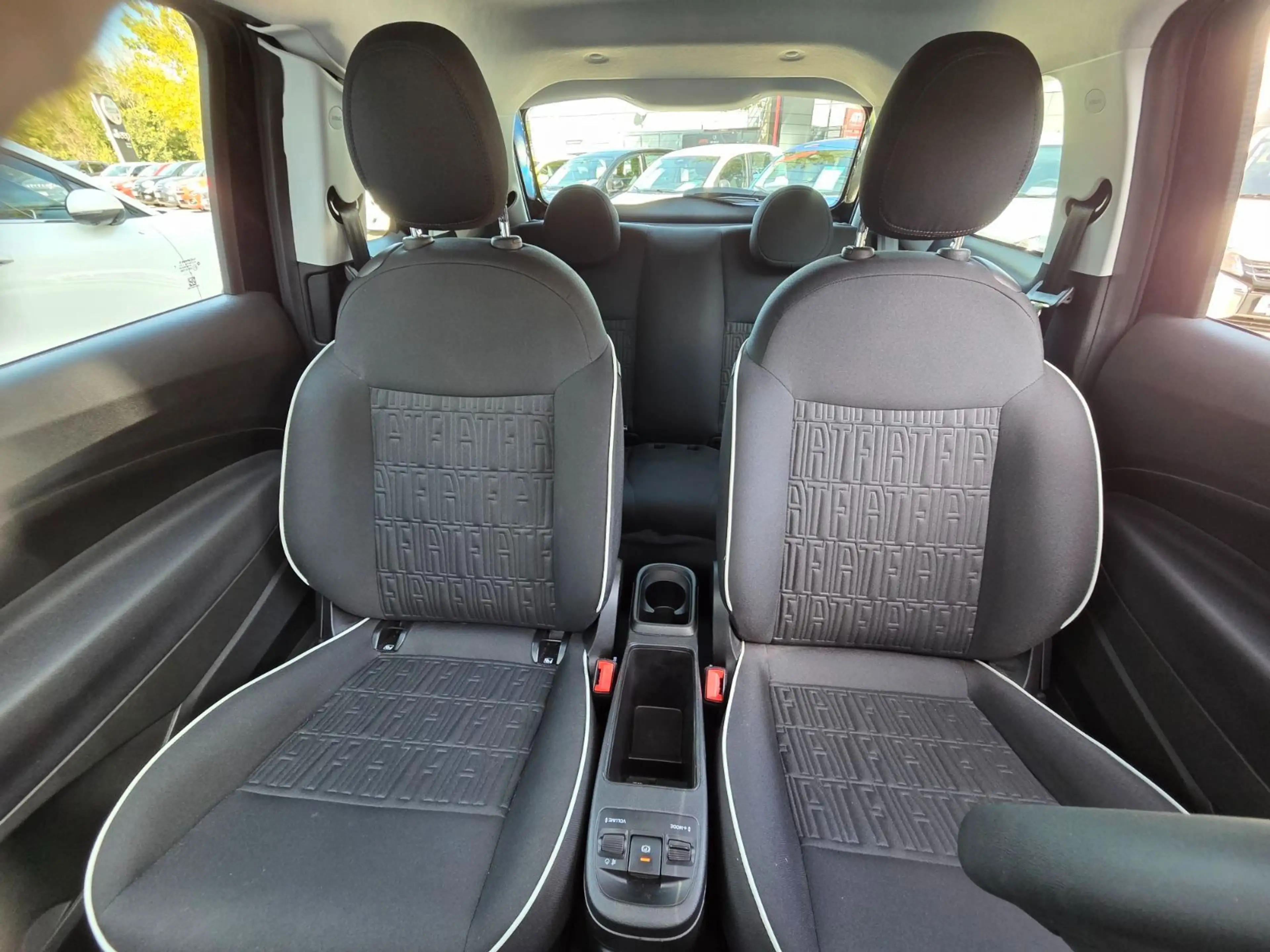 Fiat 500e 3+1 42 kWh *Style-Paket+Wallbox — photo 14