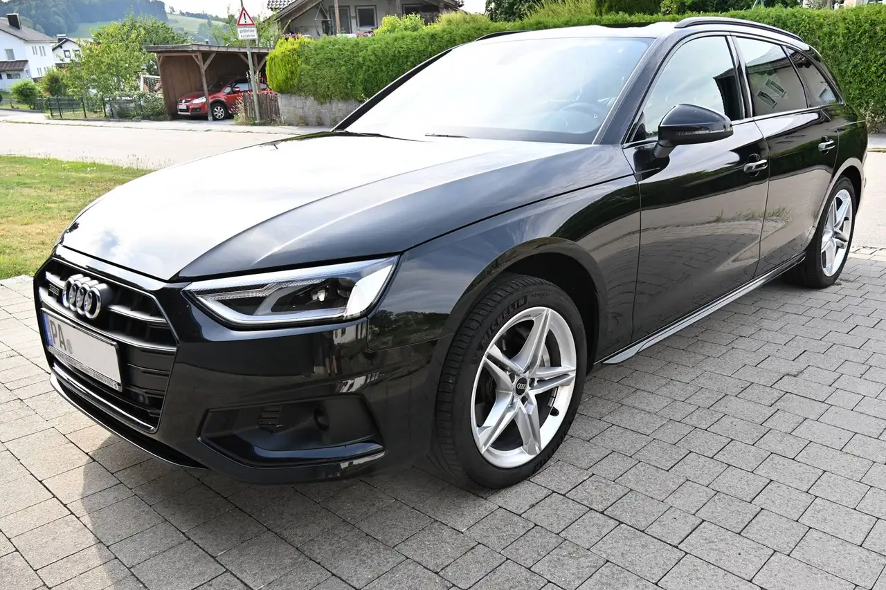 Audi A4 A4 Avant Diesel Avant 40 TDI quattro S tronic advanced — photo 1 of 9