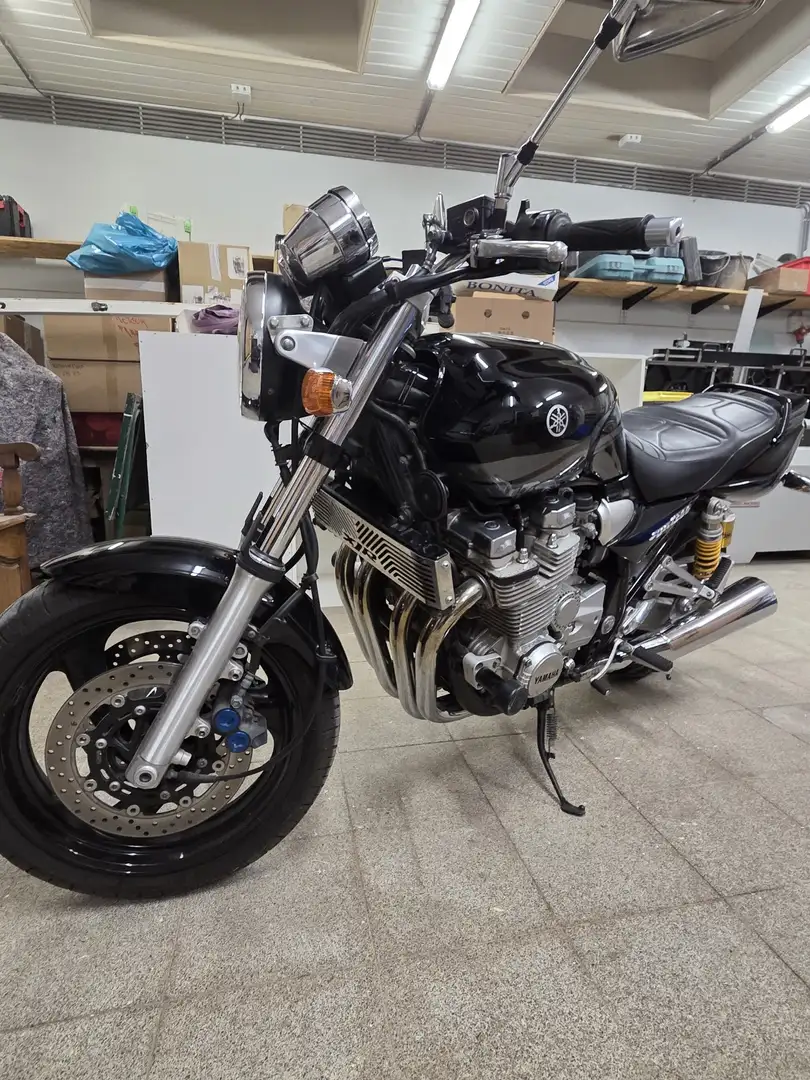Yamaha XJR 1300 Noir - 1