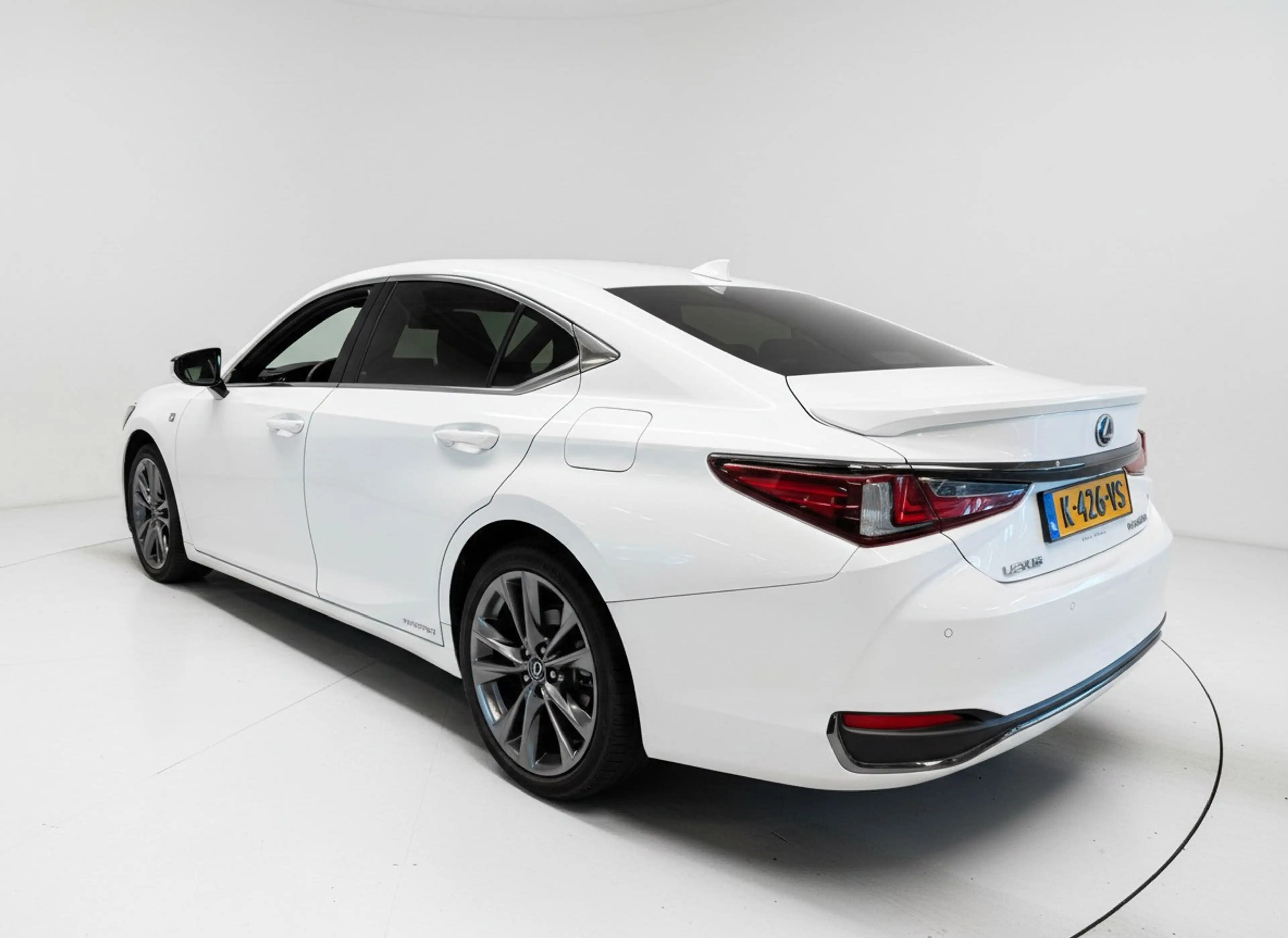 Lexus ES 300 300h F Sport Premium | Mark-Levinson | Carplay | S — photo 4