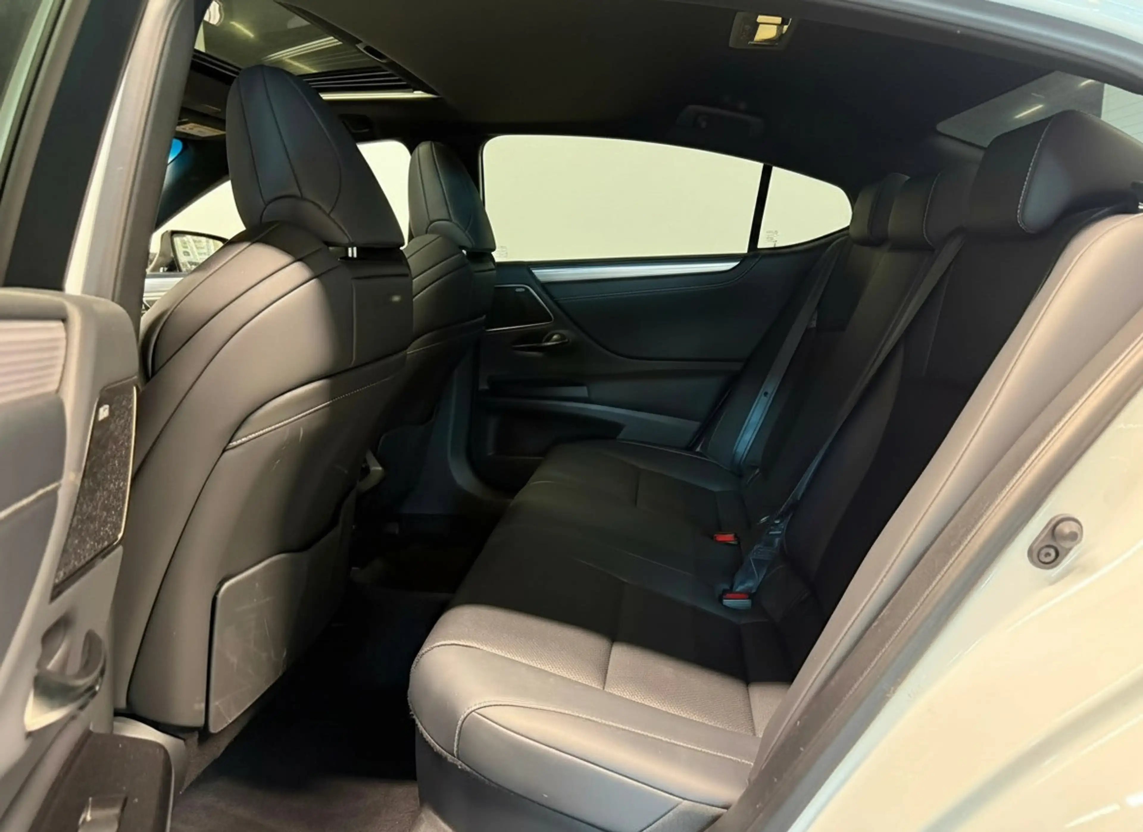 Lexus ES 300 300h F Sport Premium | Mark-Levinson | Carplay | S — photo 8