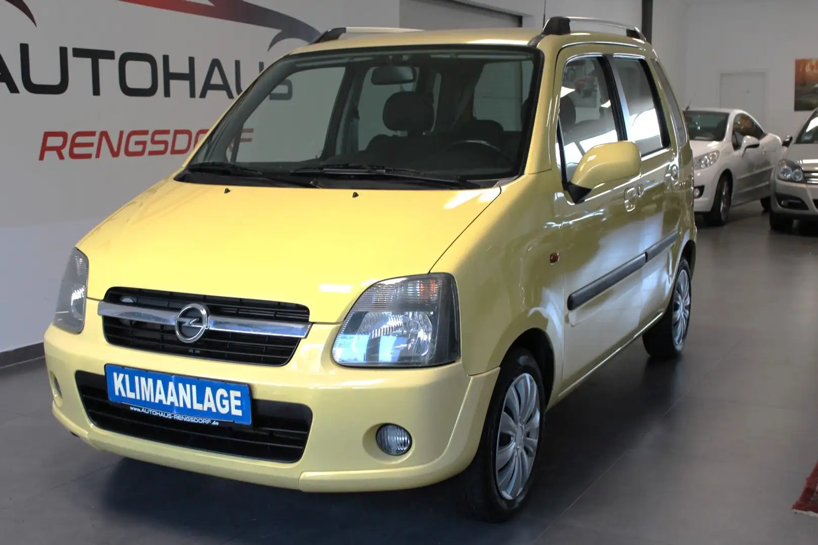 Opel Agila Basis Gelb - 1