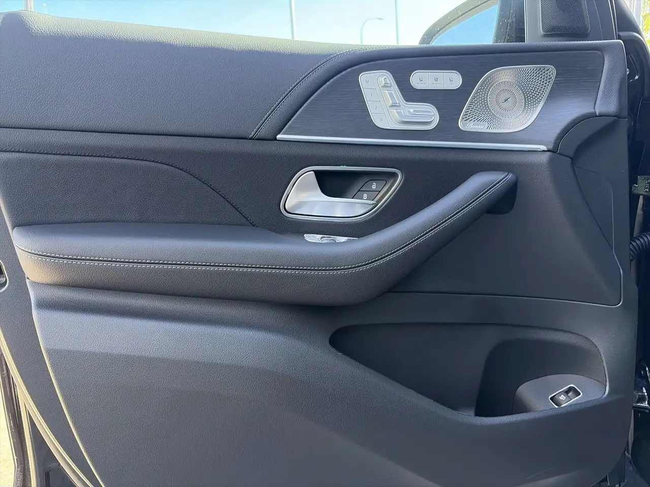 Mercedes-Benz GLE снимка Mercedes-Benz GLE