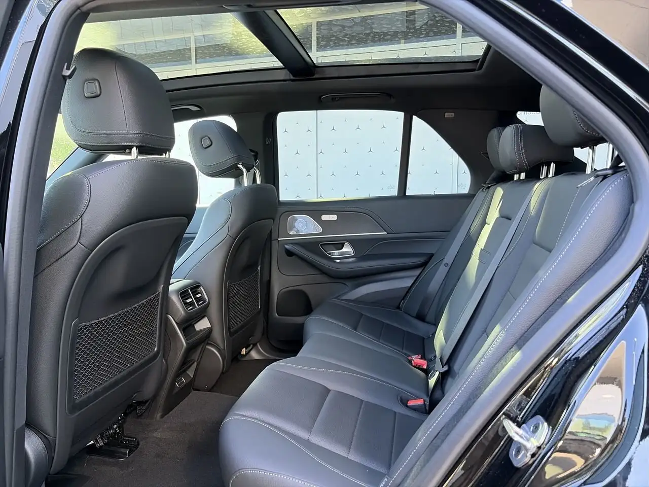 Mercedes-Benz GLE снимка Mercedes-Benz GLE