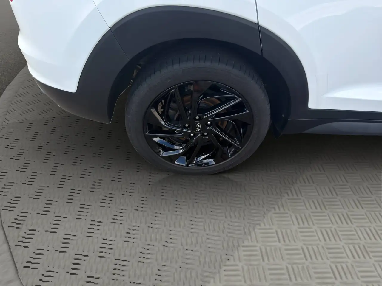 Hyundai TUCSON 1.6 T-GDI N LINE + STANDHEIZUNG + NAVI + AHK WENIG KILOMETER, миниатюра 23