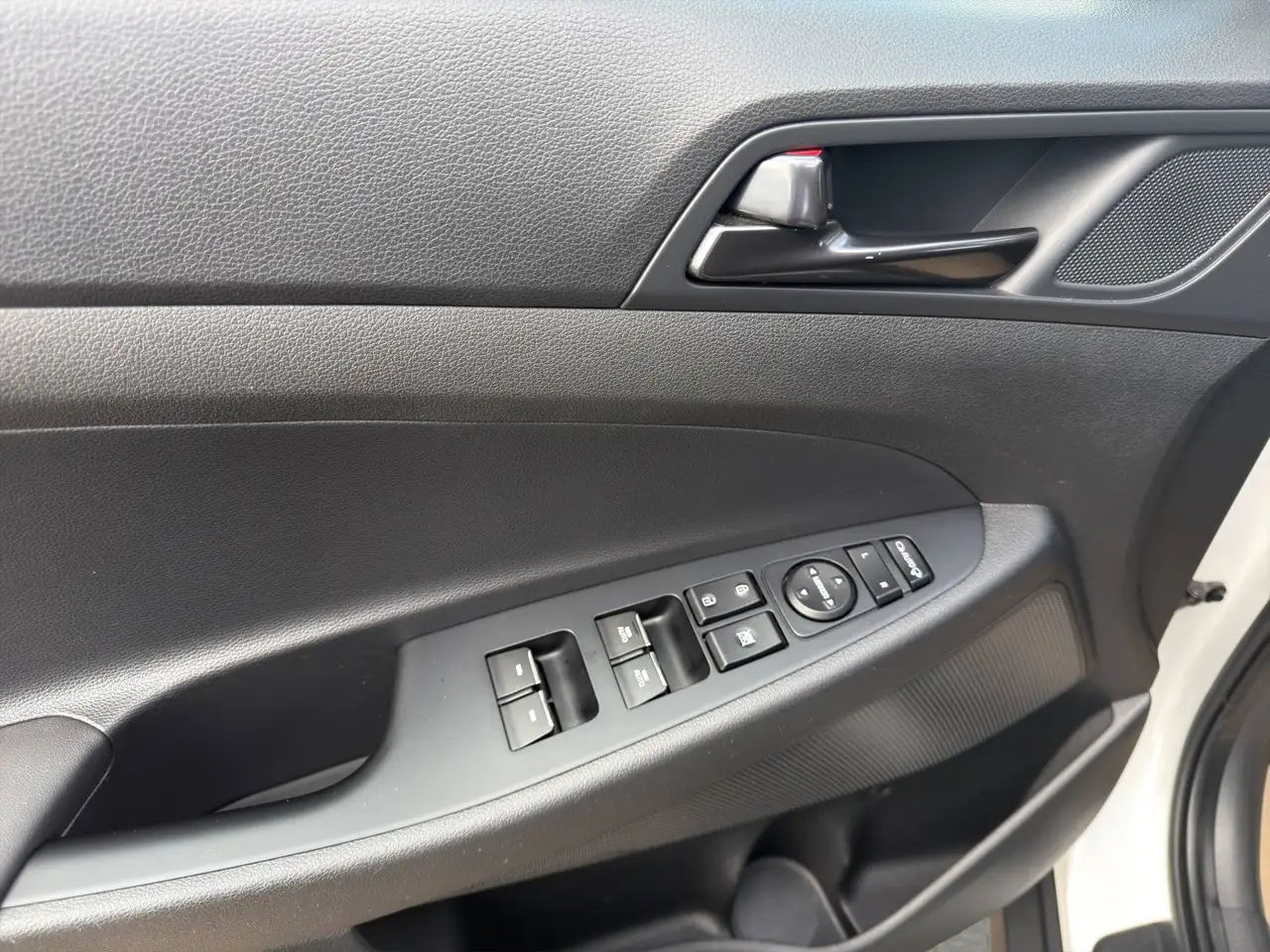 Hyundai TUCSON 1.6 T-GDI N LINE + STANDHEIZUNG + NAVI + AHK WENIG KILOMETER, миниатюра 12