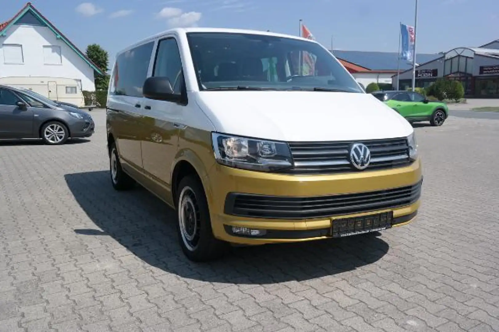 Volkswagen T6 Multivan Bi Color Folierung AHK NAVI ...120 KW Tuning Gelb - 2