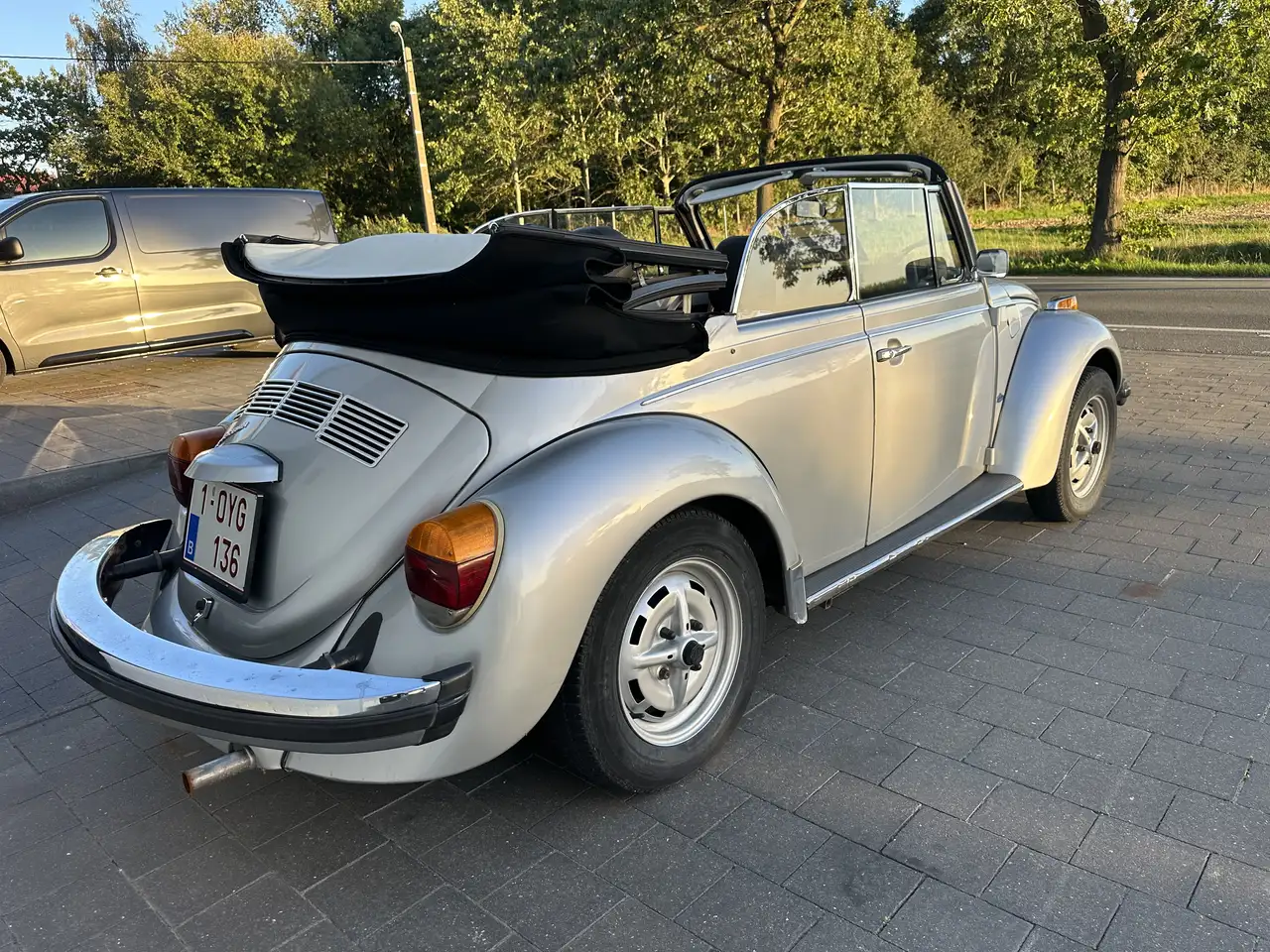 Volkswagen Coccinelle 1303 Cabriolet, foto 3