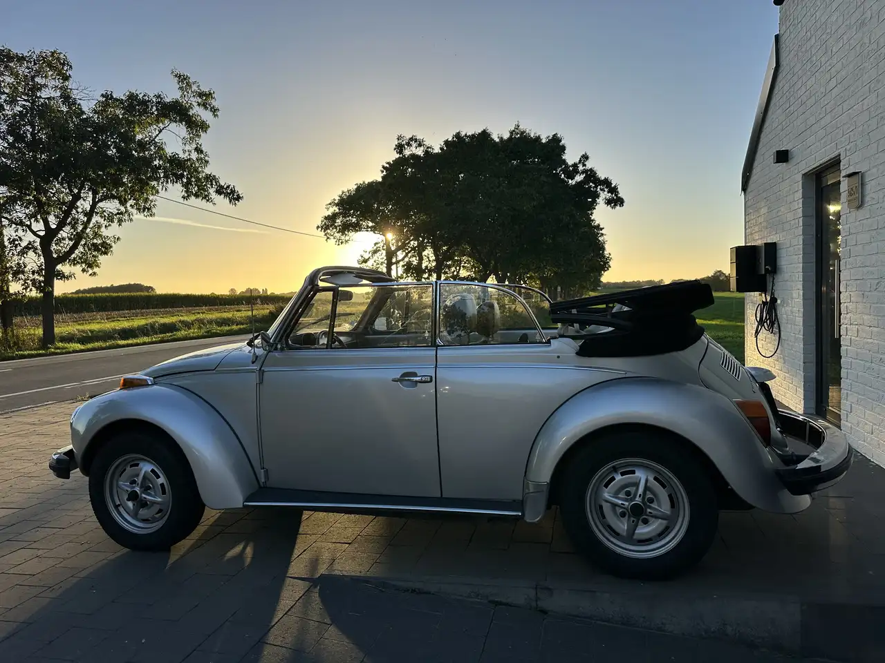 Volkswagen Coccinelle 1303 Cabriolet, foto 2
