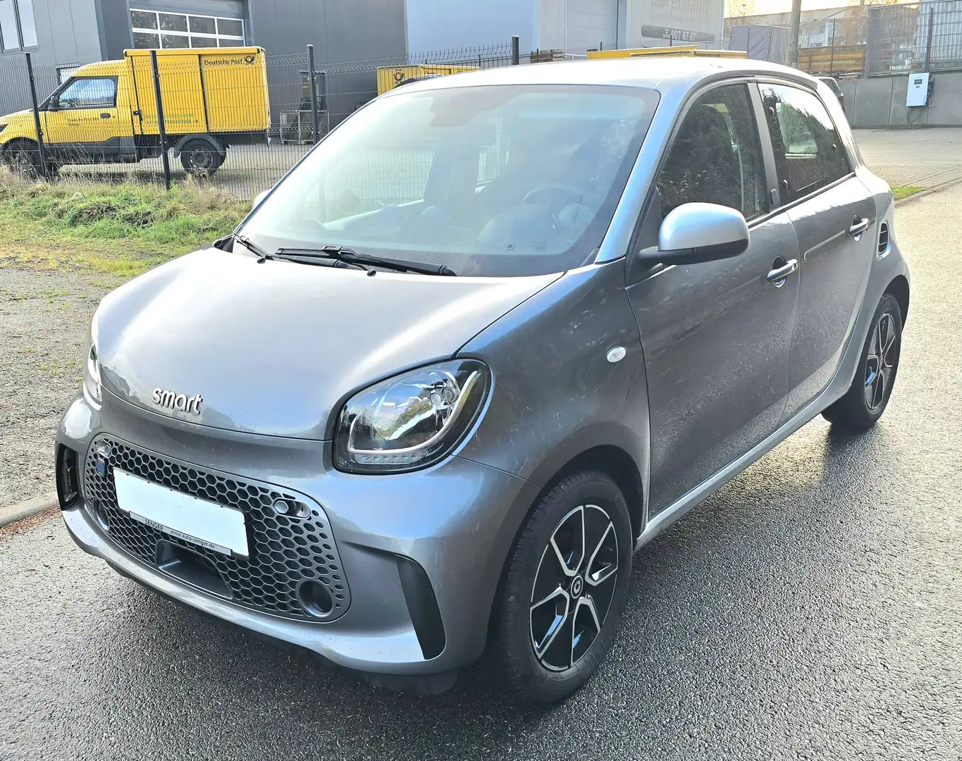 smart forFour EQ electric drive! TÜV NEU! 2.Hd.! Navi! SHZ!.. Gris - 2
