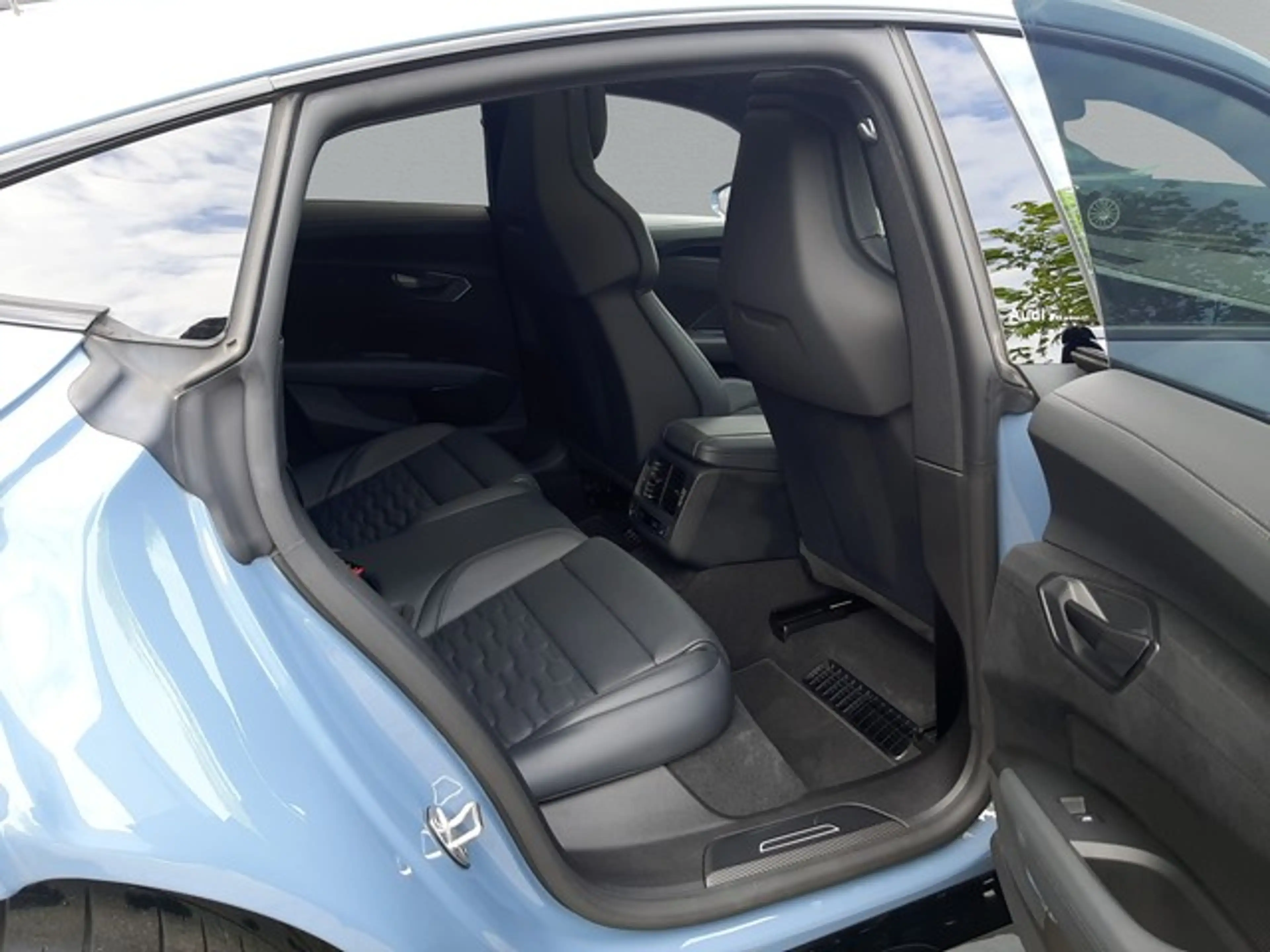 Audi RS e-tron GT Pano Laser StdHz HeadUp 21" Massage — photo 8