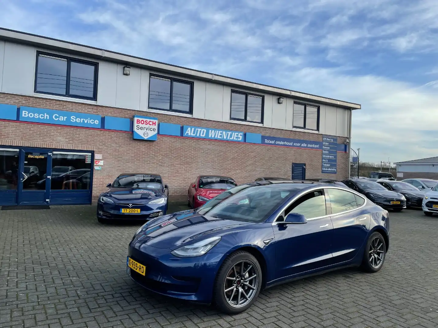 Tesla Model 3 Standard RWD Plus 60kWh | SoH 85% | Leer | Pano Blauw - 2